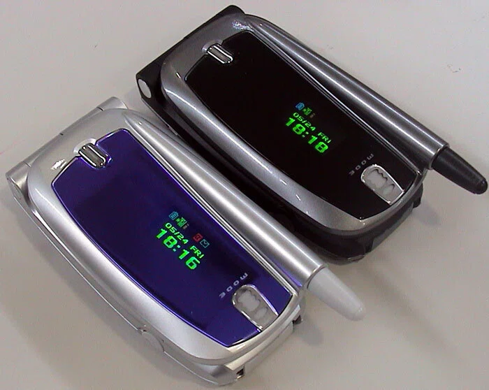 ポチりまくりで気づけばスマホ＆ガラケー24台｜ぽげむた。