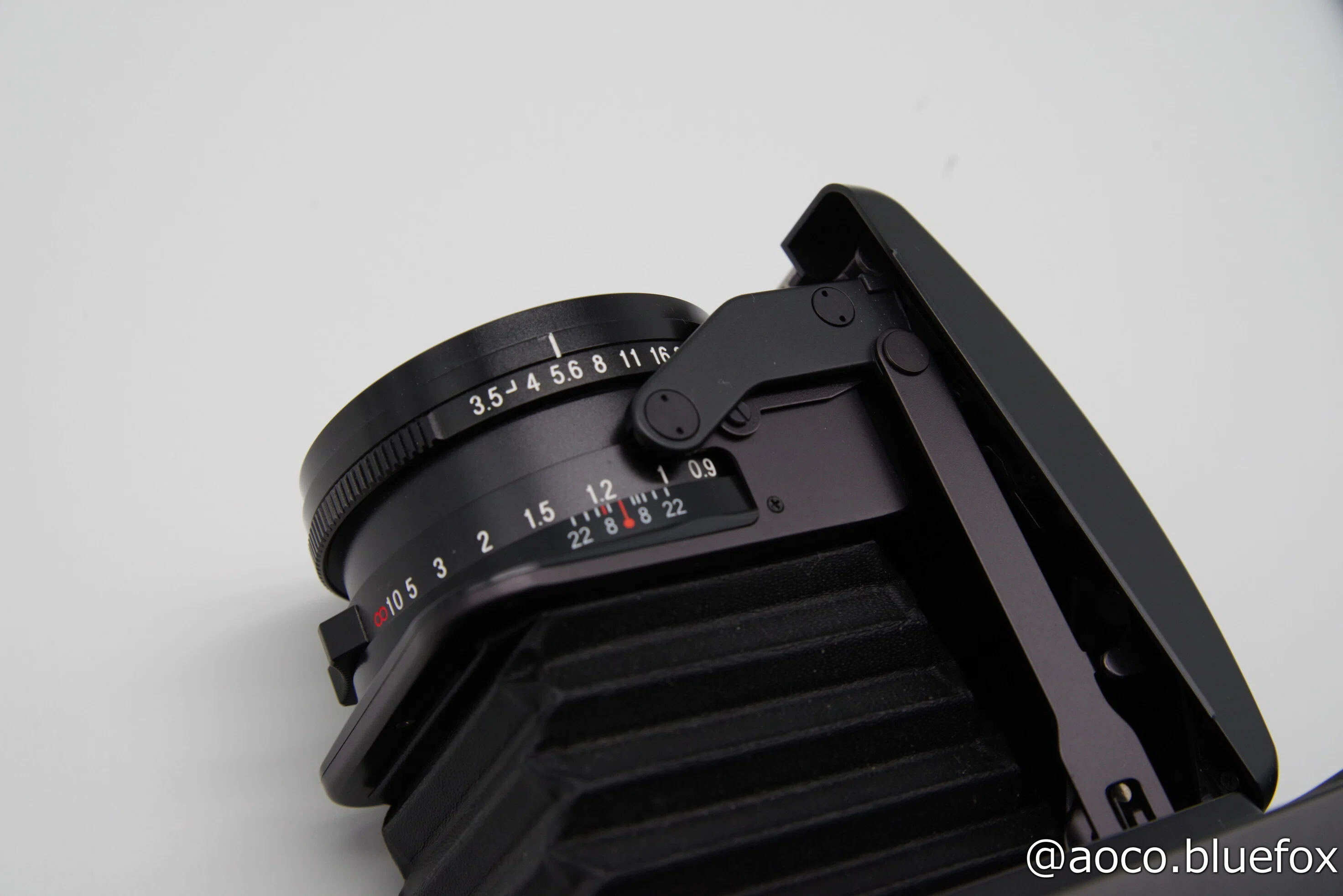 フィルムカメラに思いを馳せて その11: Fujifilm GF670 Professional