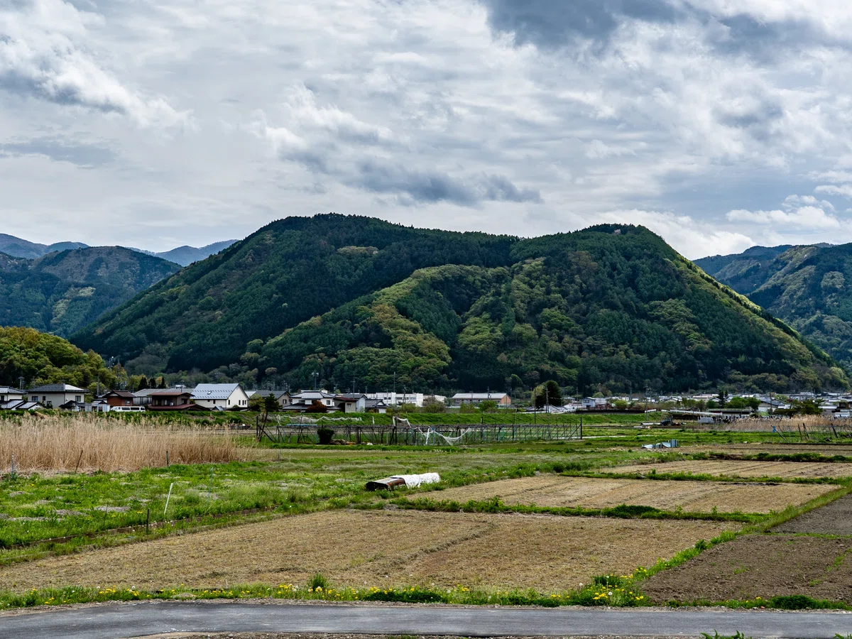 【日本異界地図#16】長野・皆神山 ― 神々と偽史が交差する場所|日本異界地図 | UNSTORY