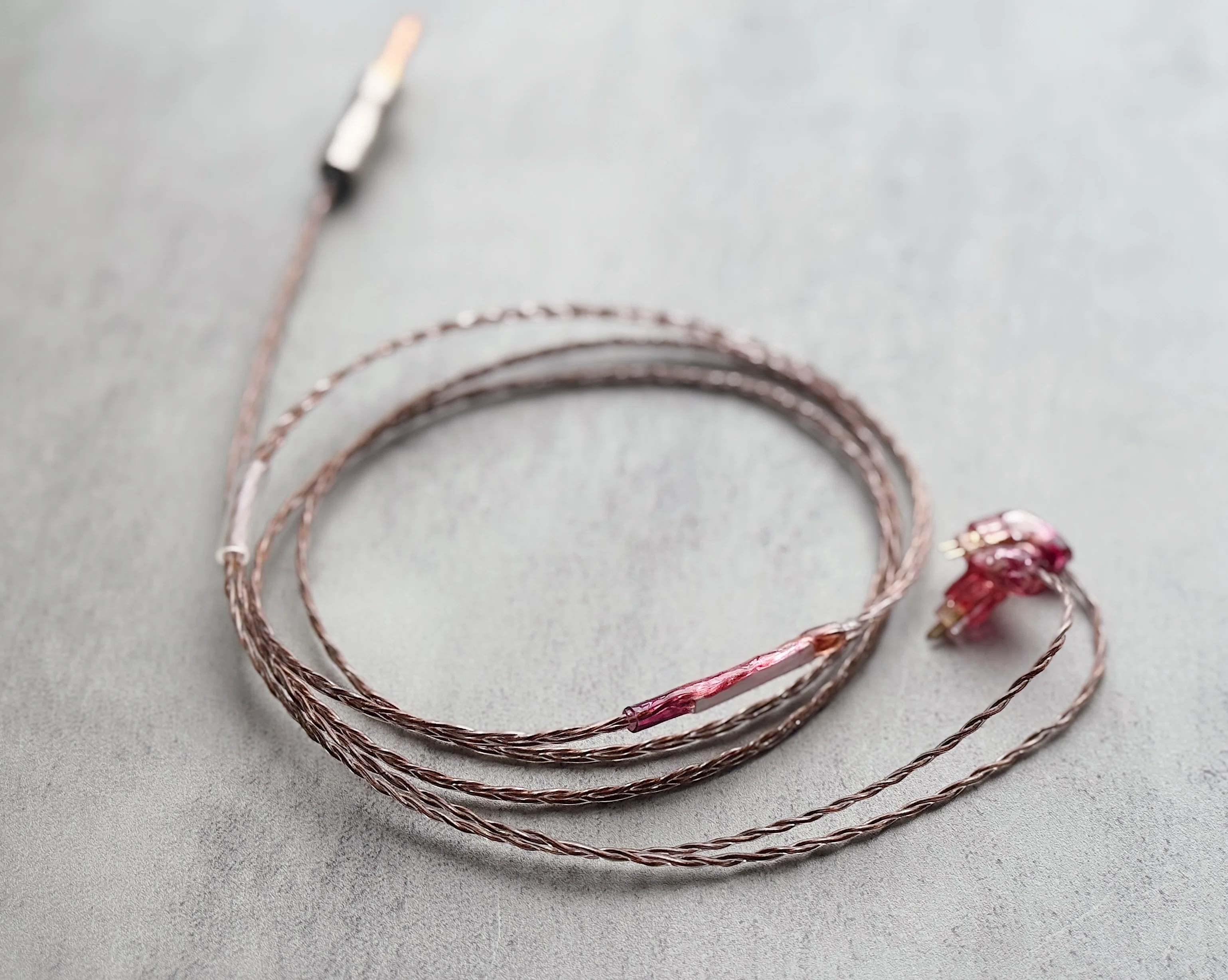 WAGNUS. × ESSENCE AUDIO 