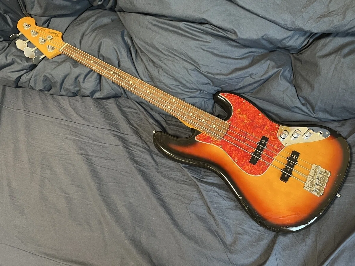 気分はジャコパスか秋山澪か？フェンダージャパン JAZZ BASS JB62｜鋪