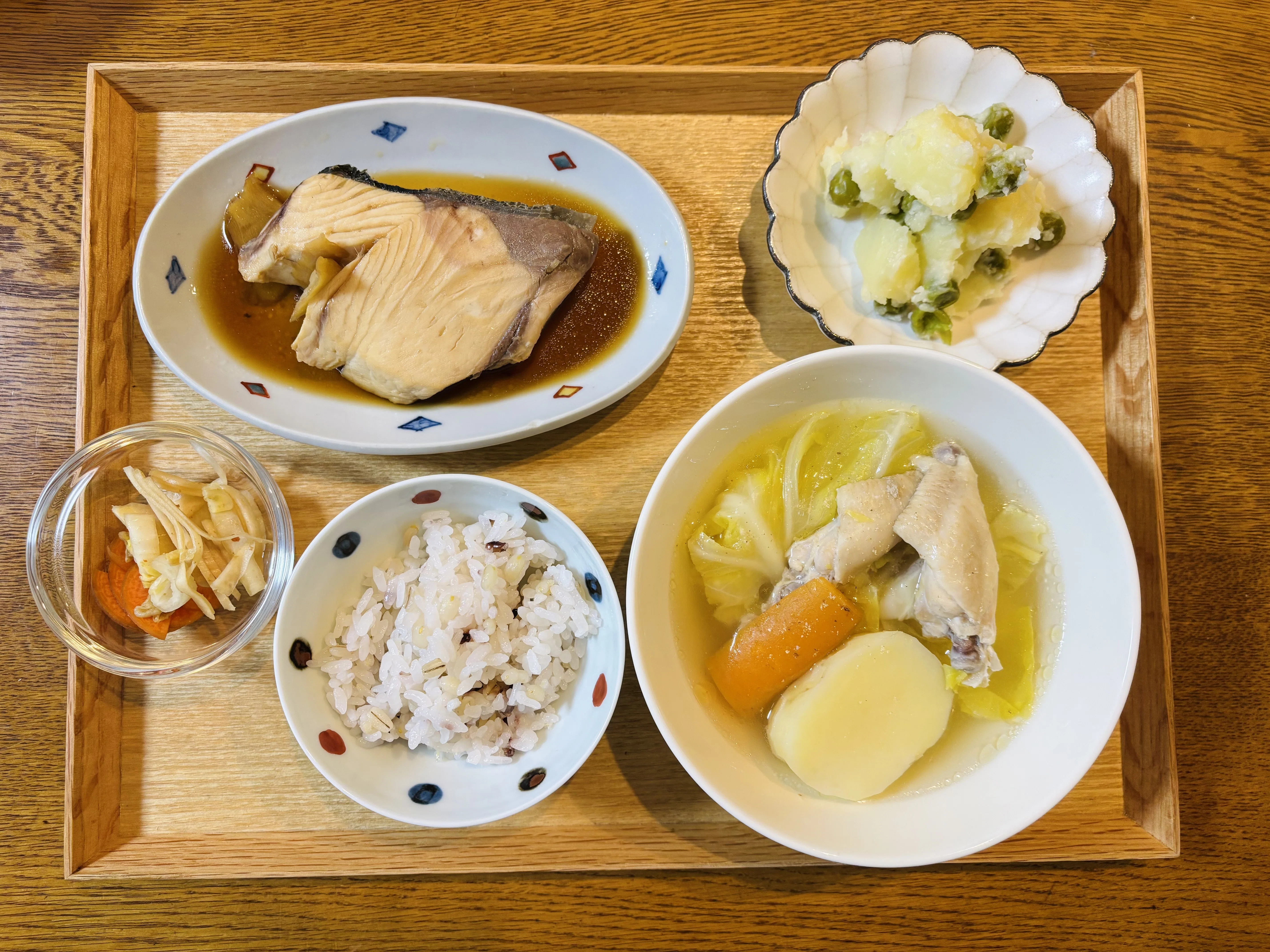 ある日の夕食 ホットクック3台フル稼働！｜山本ぴろこ