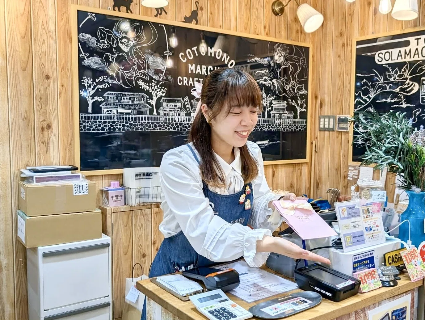 カキモノ企画】 店内も桜が満開に。アクセサリーも春色にしませんか
