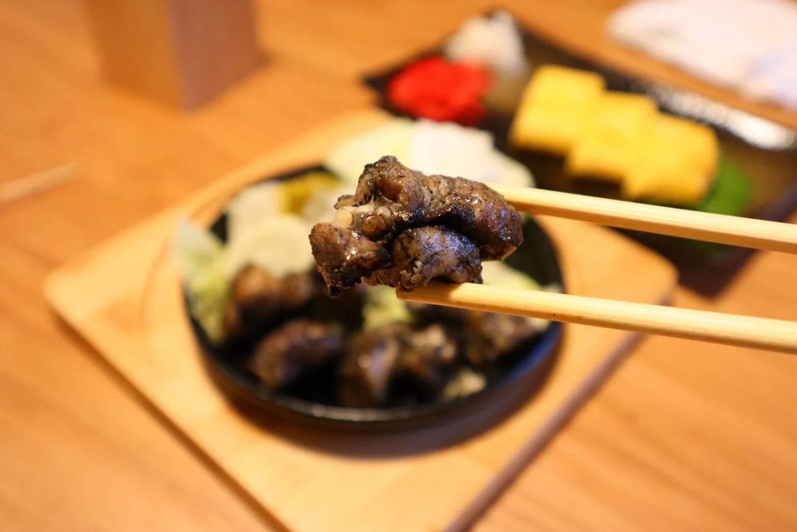 東近江市】備長炭で焼き上げる近江鶏炭火焼を堪能！「とりちゃん八日市