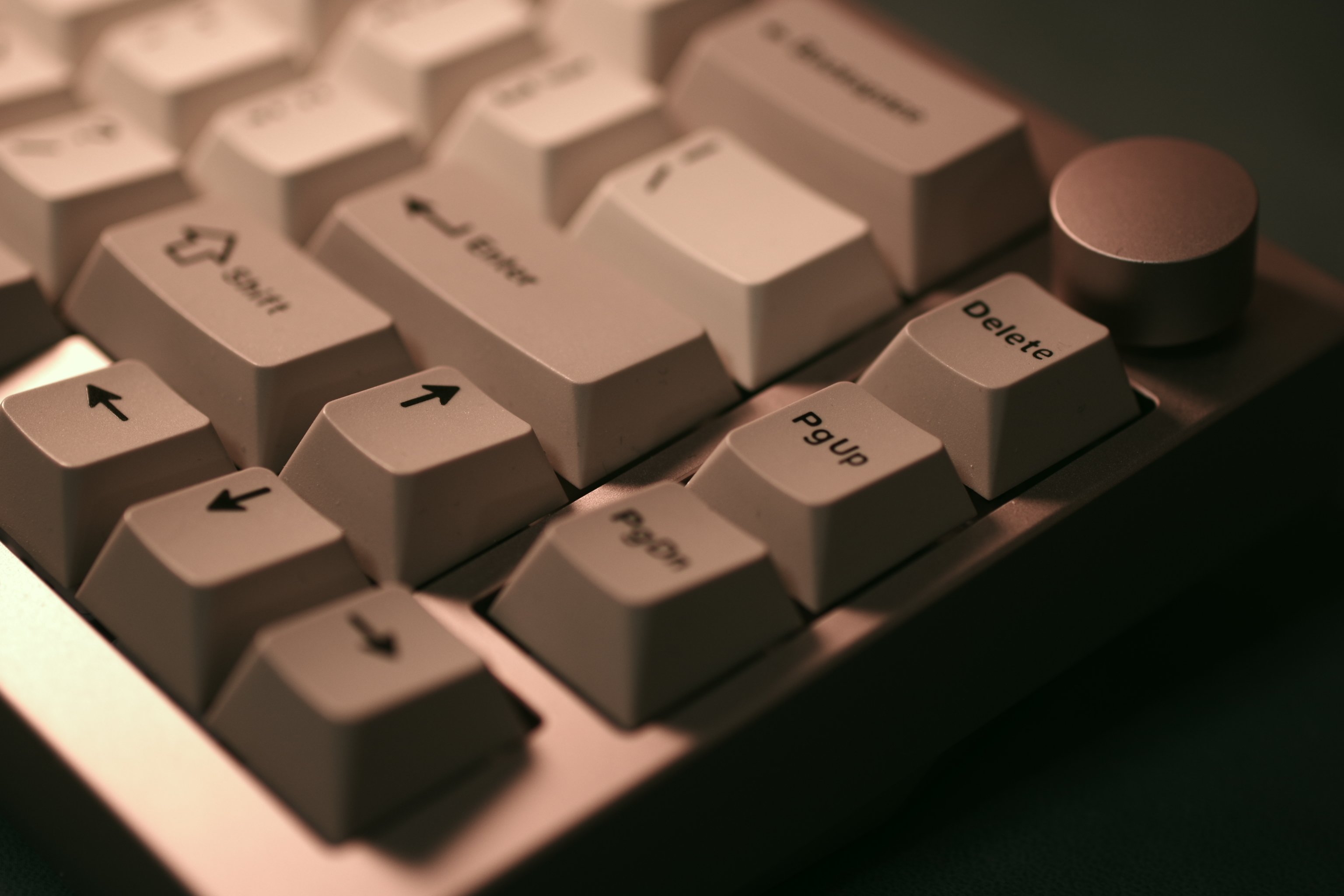 金属に魅せられて、EPOMAKER P65｜Chiro