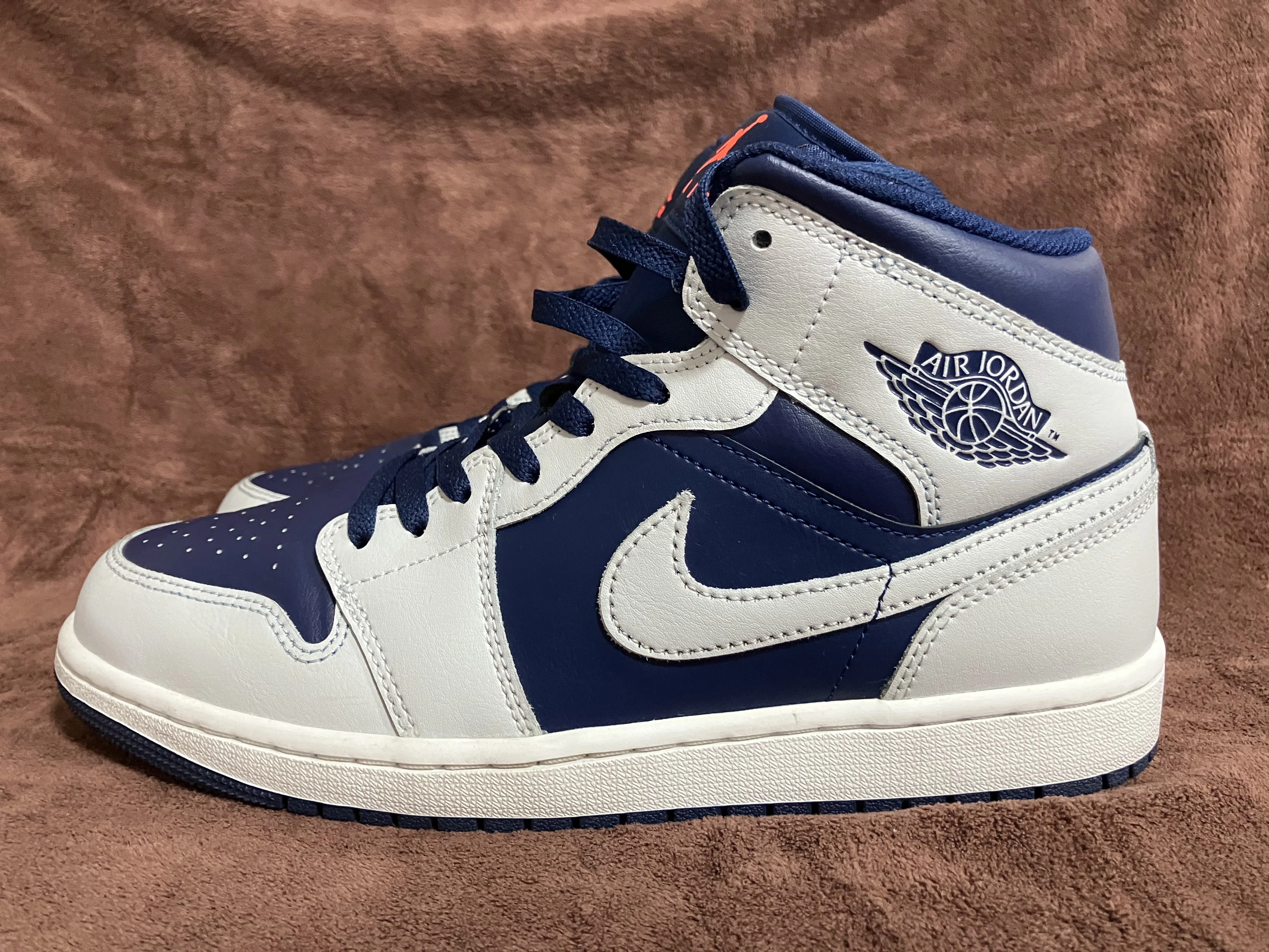 NIKE エアジョーダン 1 MIDという選択肢 NIKE AIRJODAN 1 MID｜tkxx