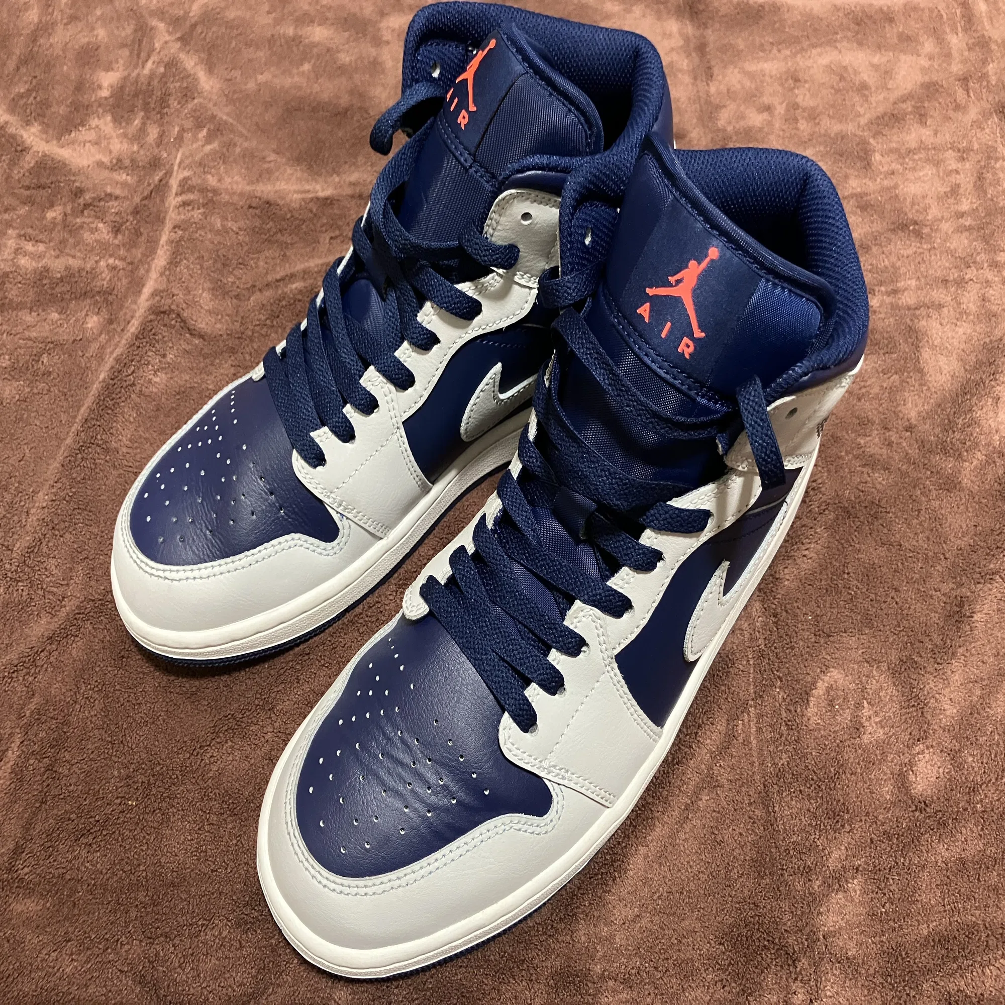 NIKE エアジョーダン 1 MIDという選択肢 NIKE AIRJODAN 1 MID｜tkxx