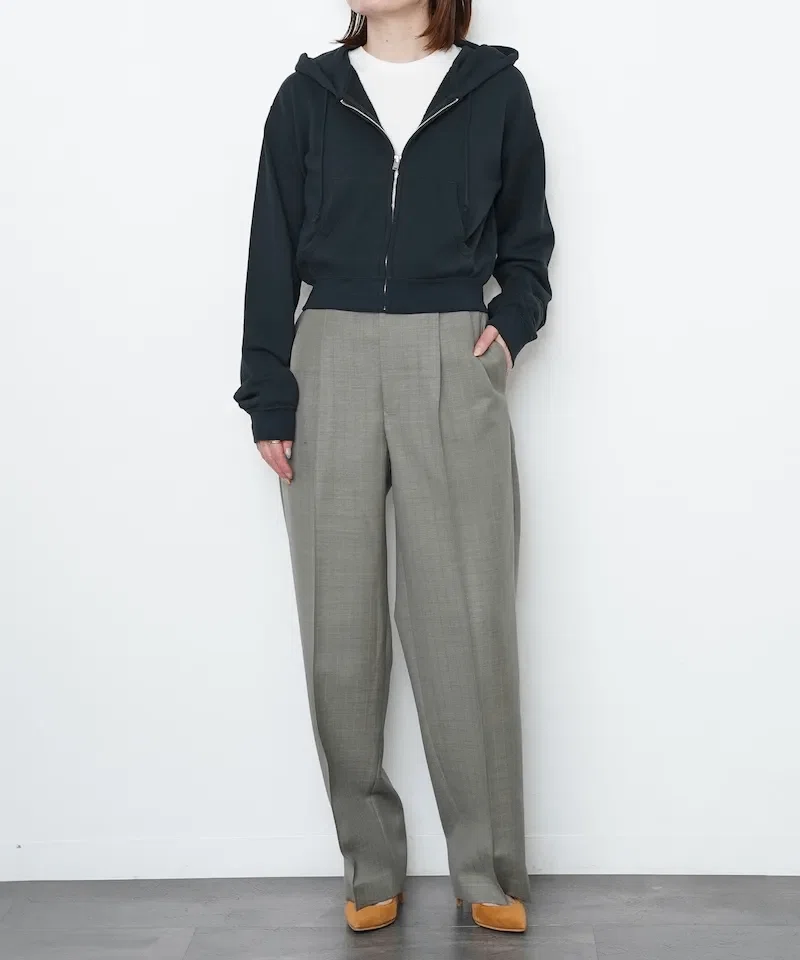 AURALEE】纏うだけで整う、洗練のバランス HIGH TWIST LIGHT SWEAT ZIP