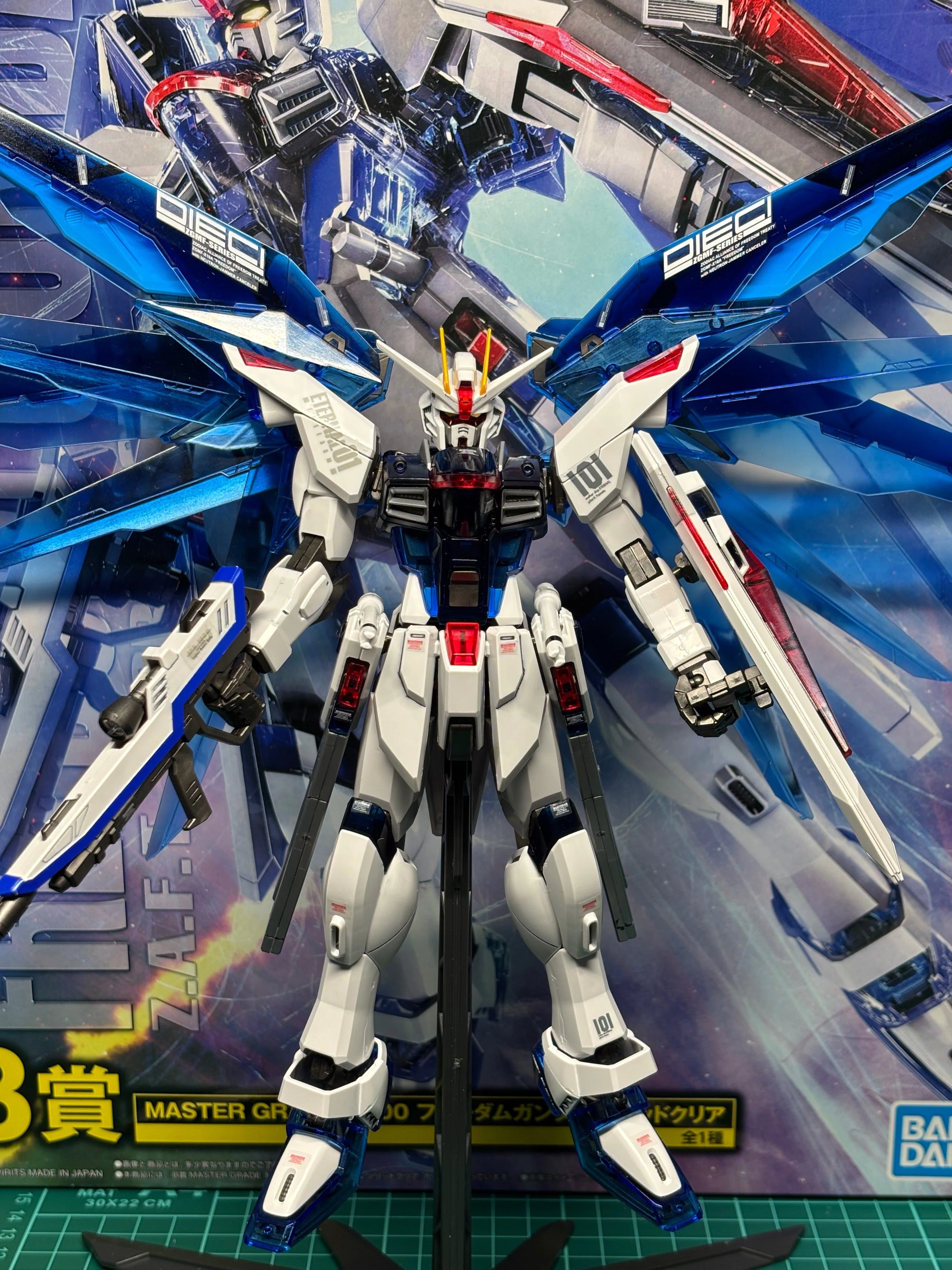 プラモ制作記録(MGフリーダムガンダムソリッドクリア)｜ユーク