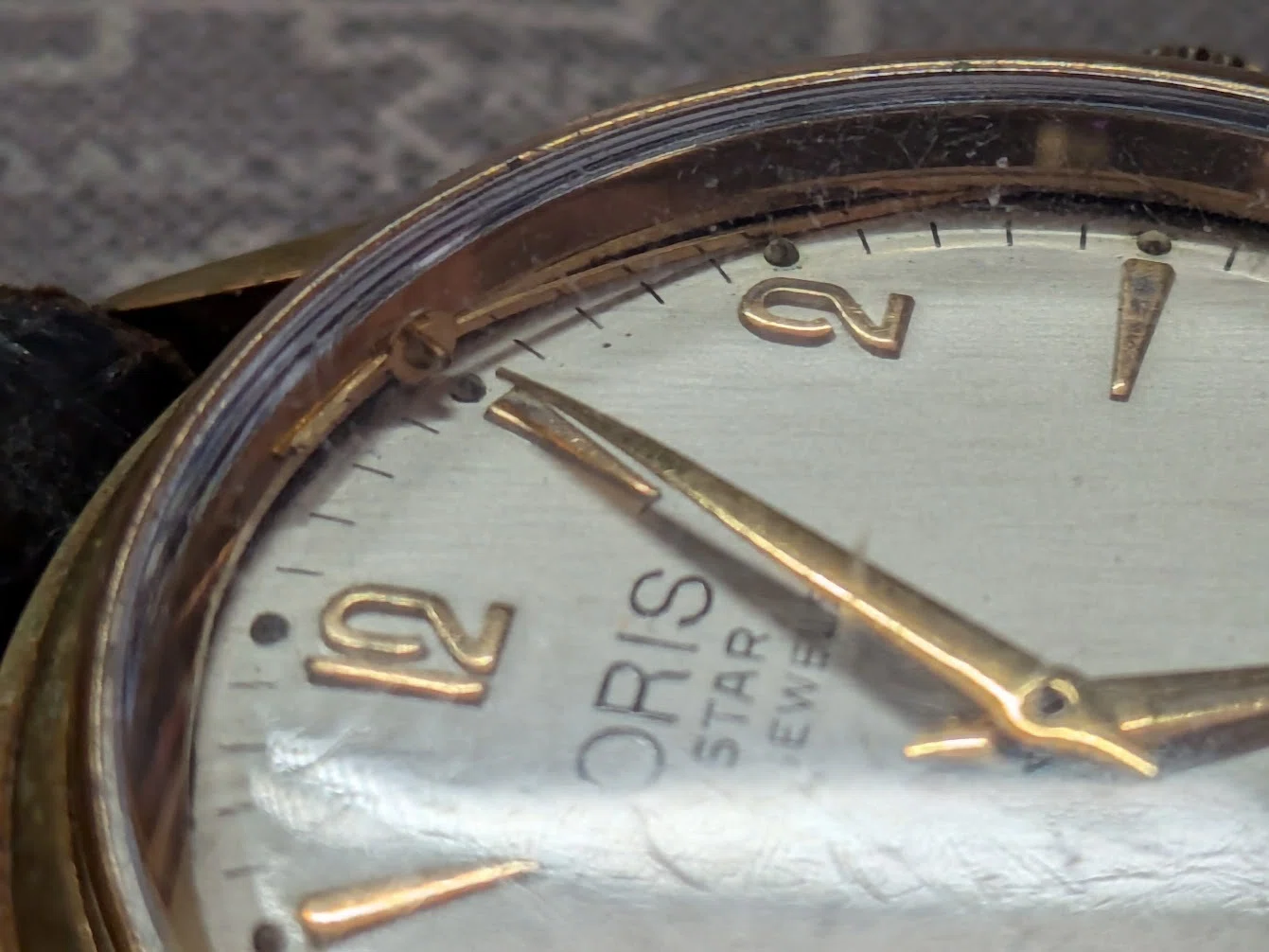 No.439 | Oris | 7079 | び…秒針がヤバいことになっている時計｜とある