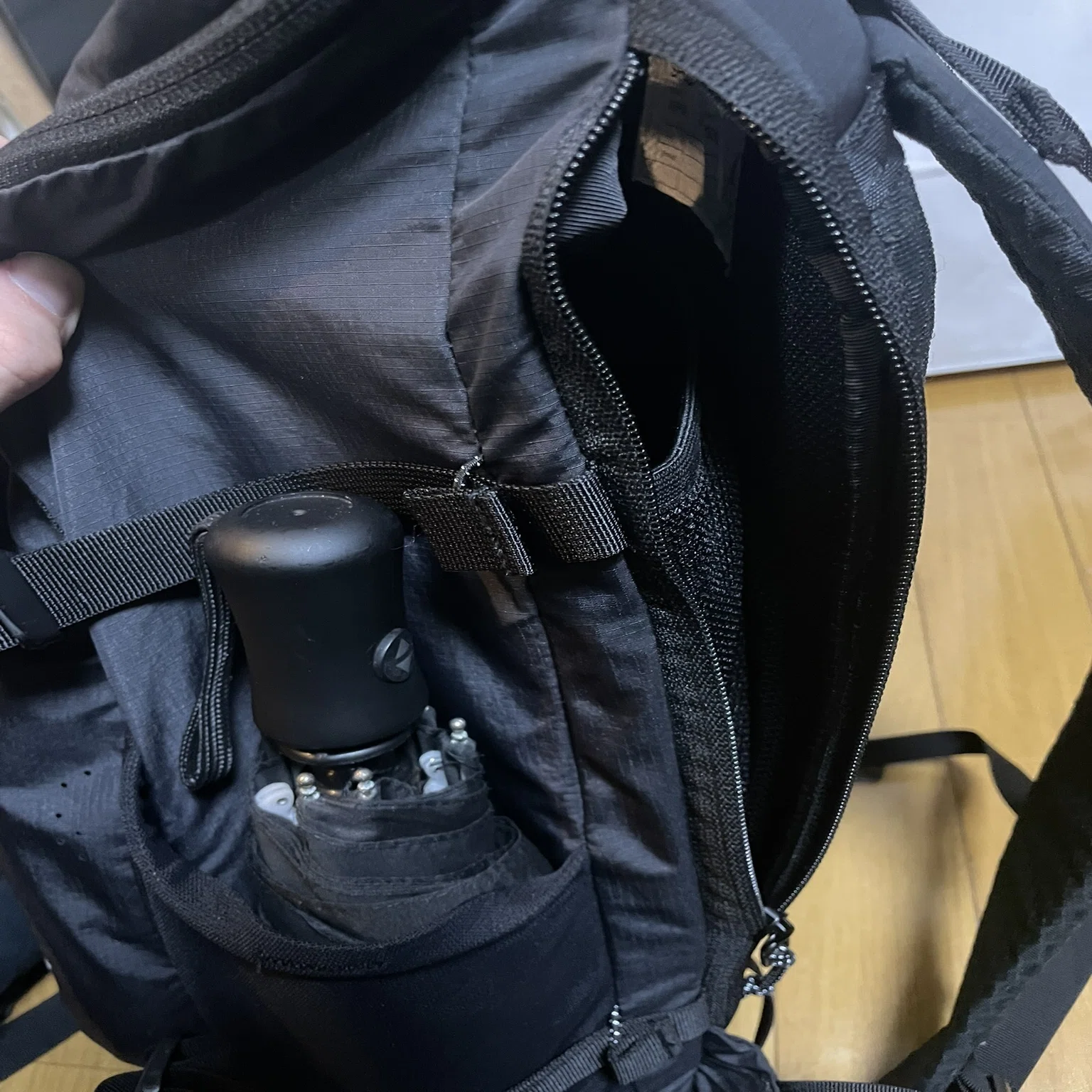 On Speed Pack 30L レビュー｜マラソン遠征で使ったら、荷物最小限でも 