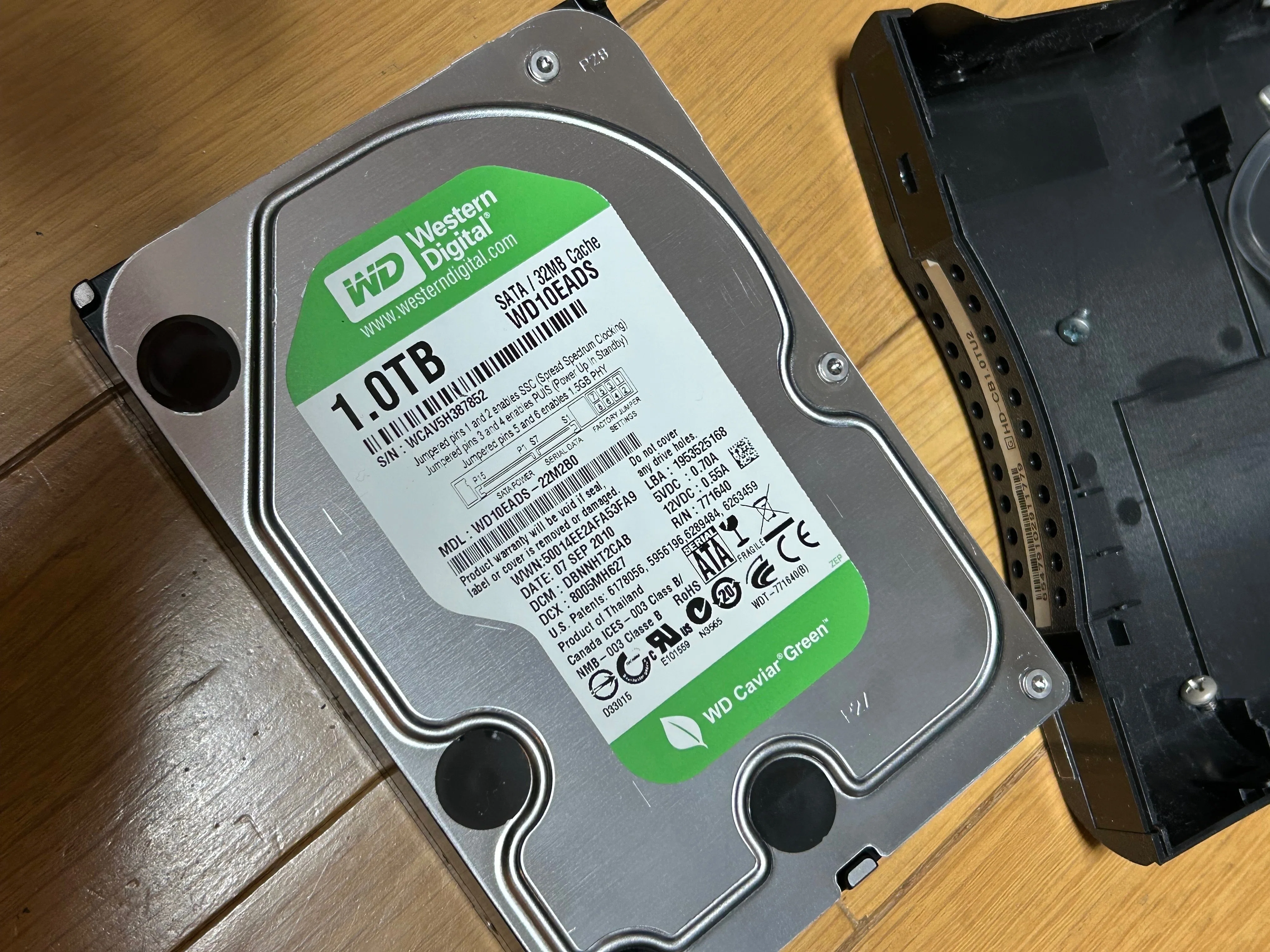 認識しなくなった外付けHDDを分解して中身を取り出す｜ねもねあ