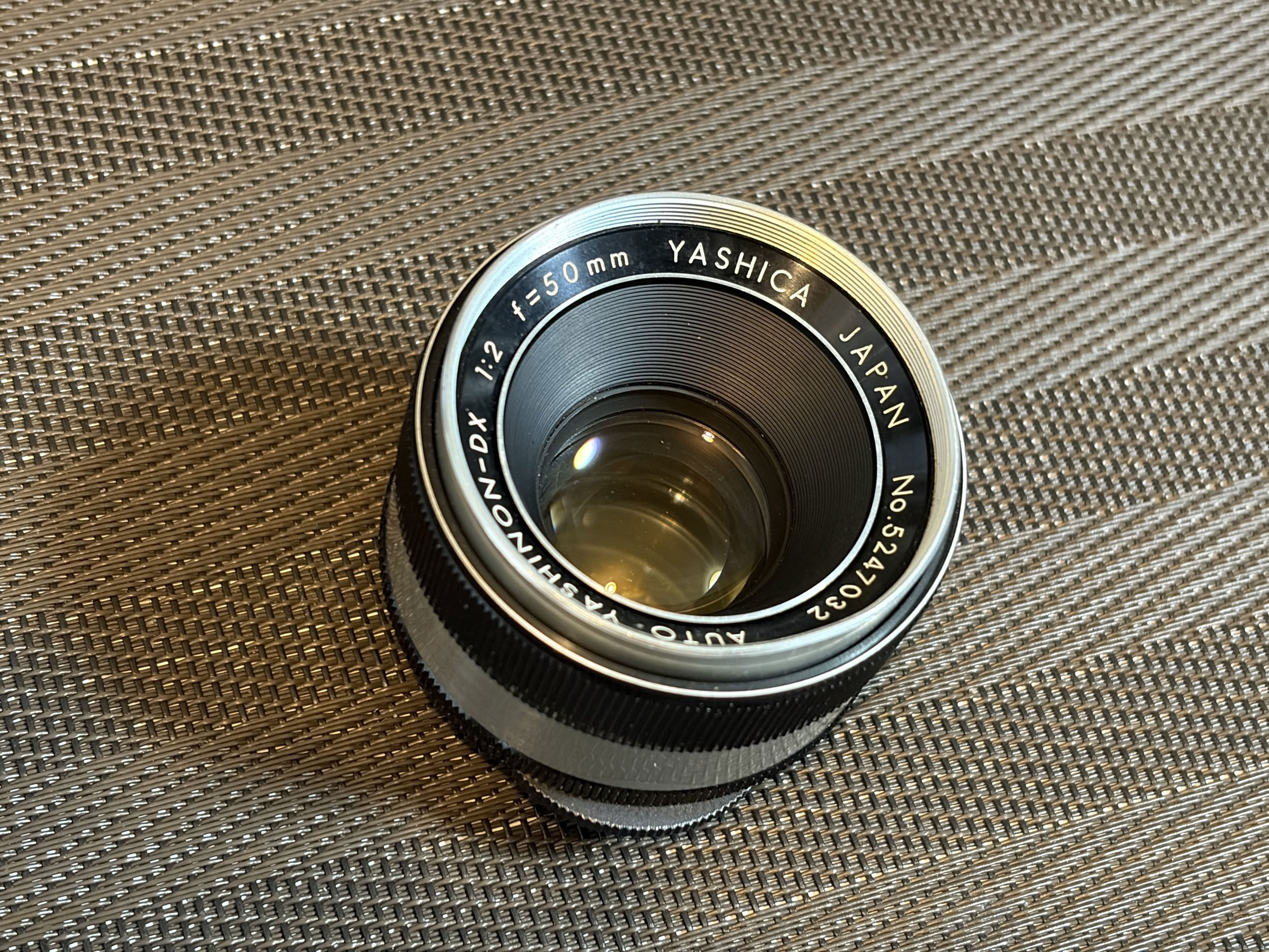 YASHICA AUTO YASHINON-DX 50mm F2｜赤乃