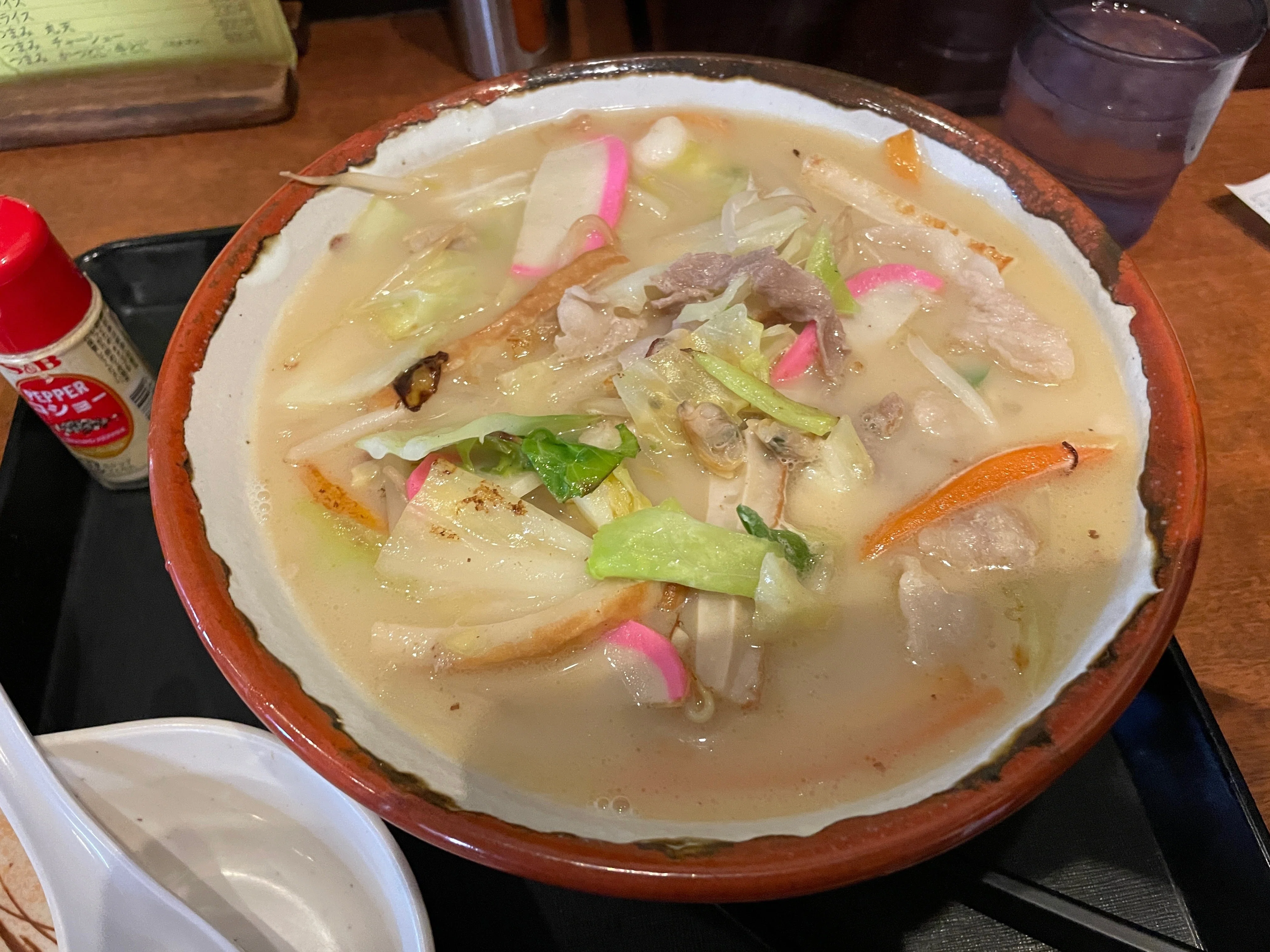 Plenty of vegetables, steaming hot. I can't forget the 'Udon-chan