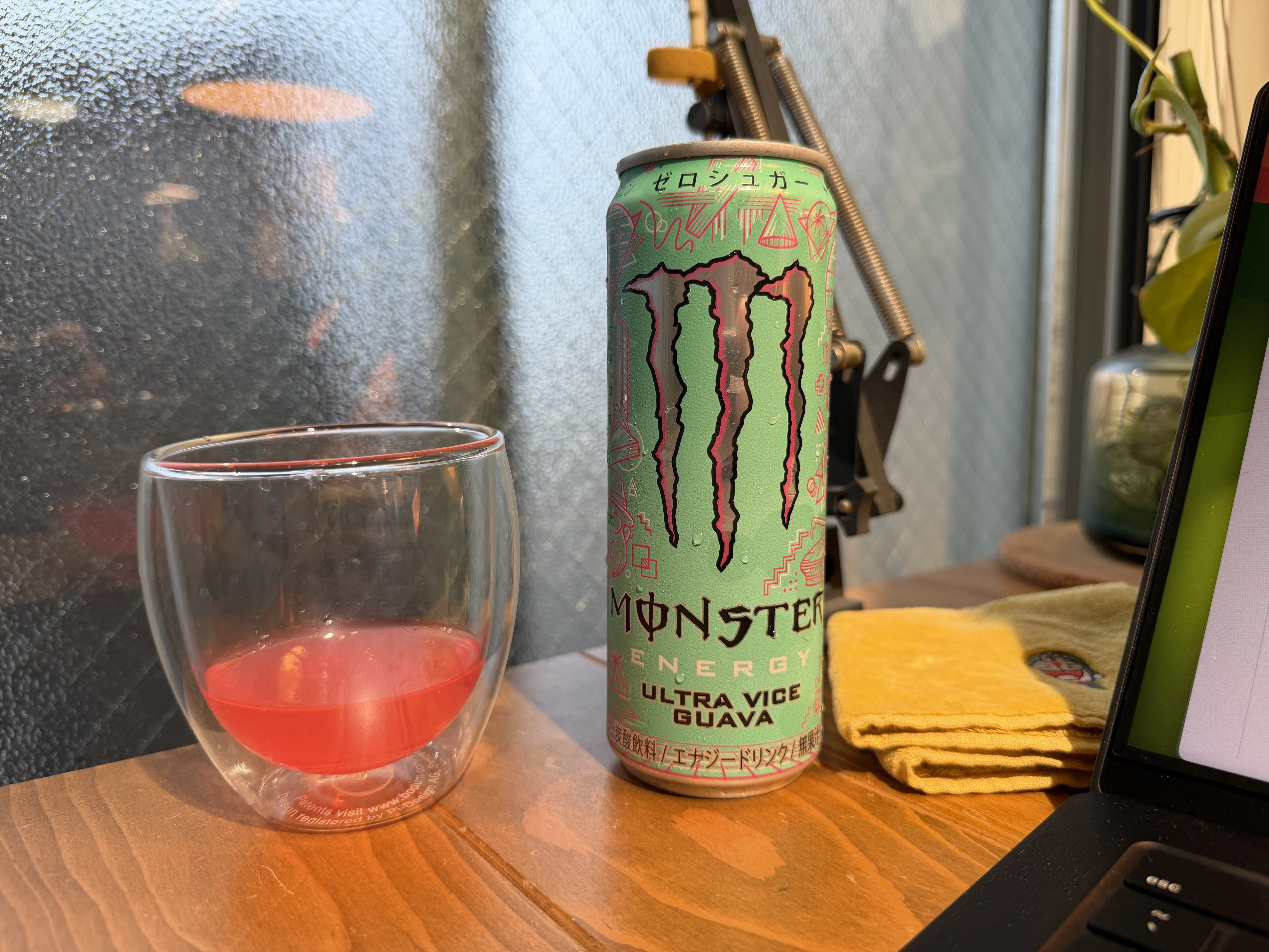 正直レビュー】モンスター ウルトラバイスグァバ飲んでみた｜fast_seal