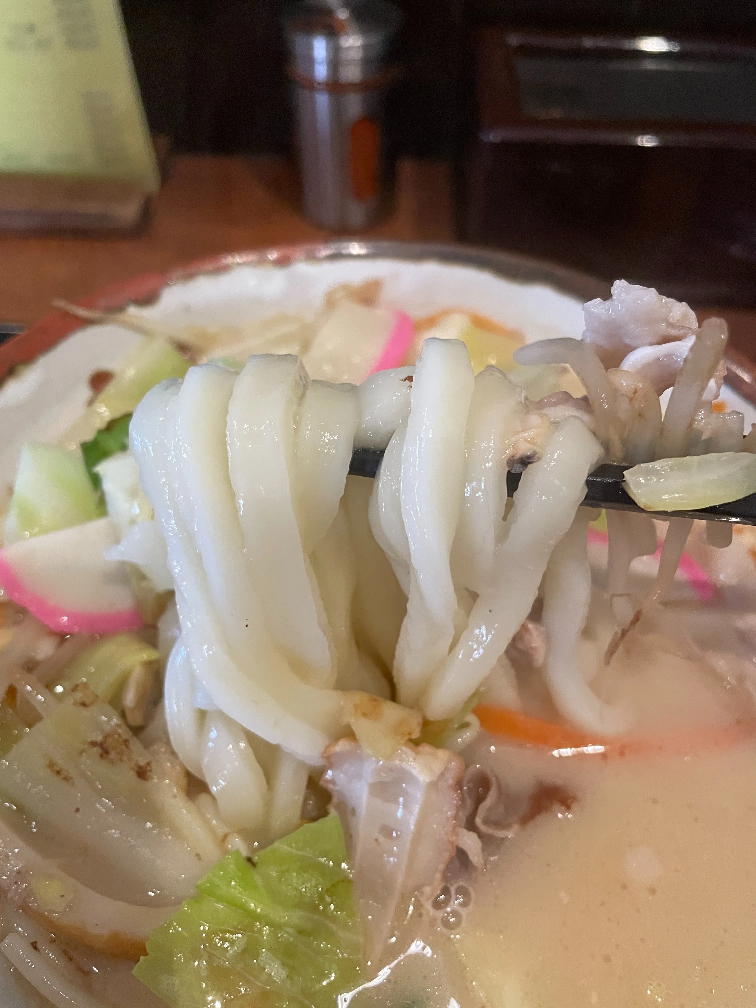 Plenty of vegetables, steaming hot. I can't forget the 'Udon-chan