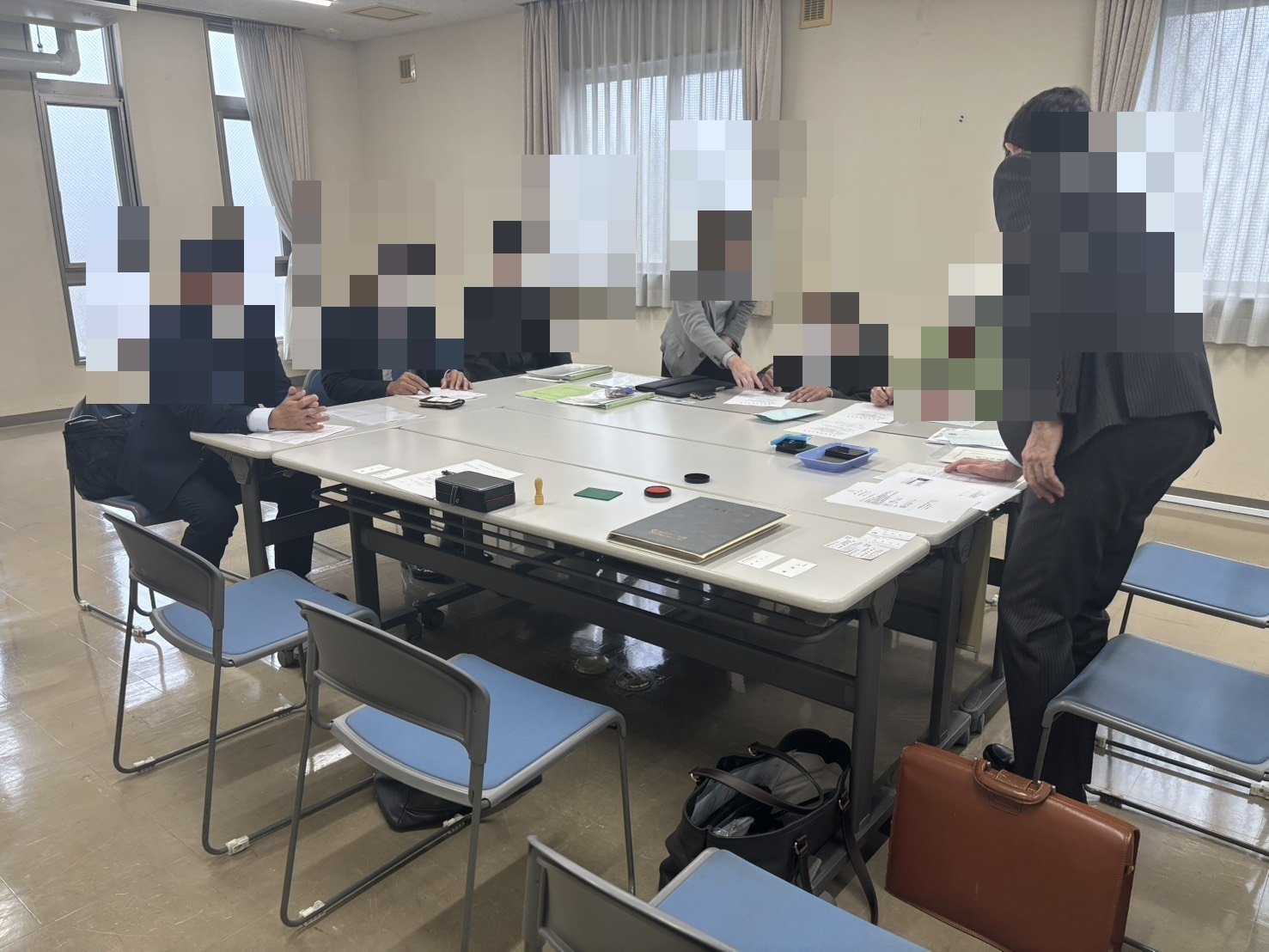 銀行2階会議室