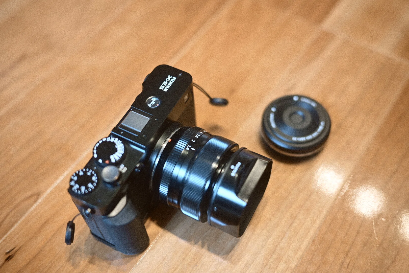 小さく持ち出す、という選択──X-M5・X-E5＋パンケーキ・GR IIIを