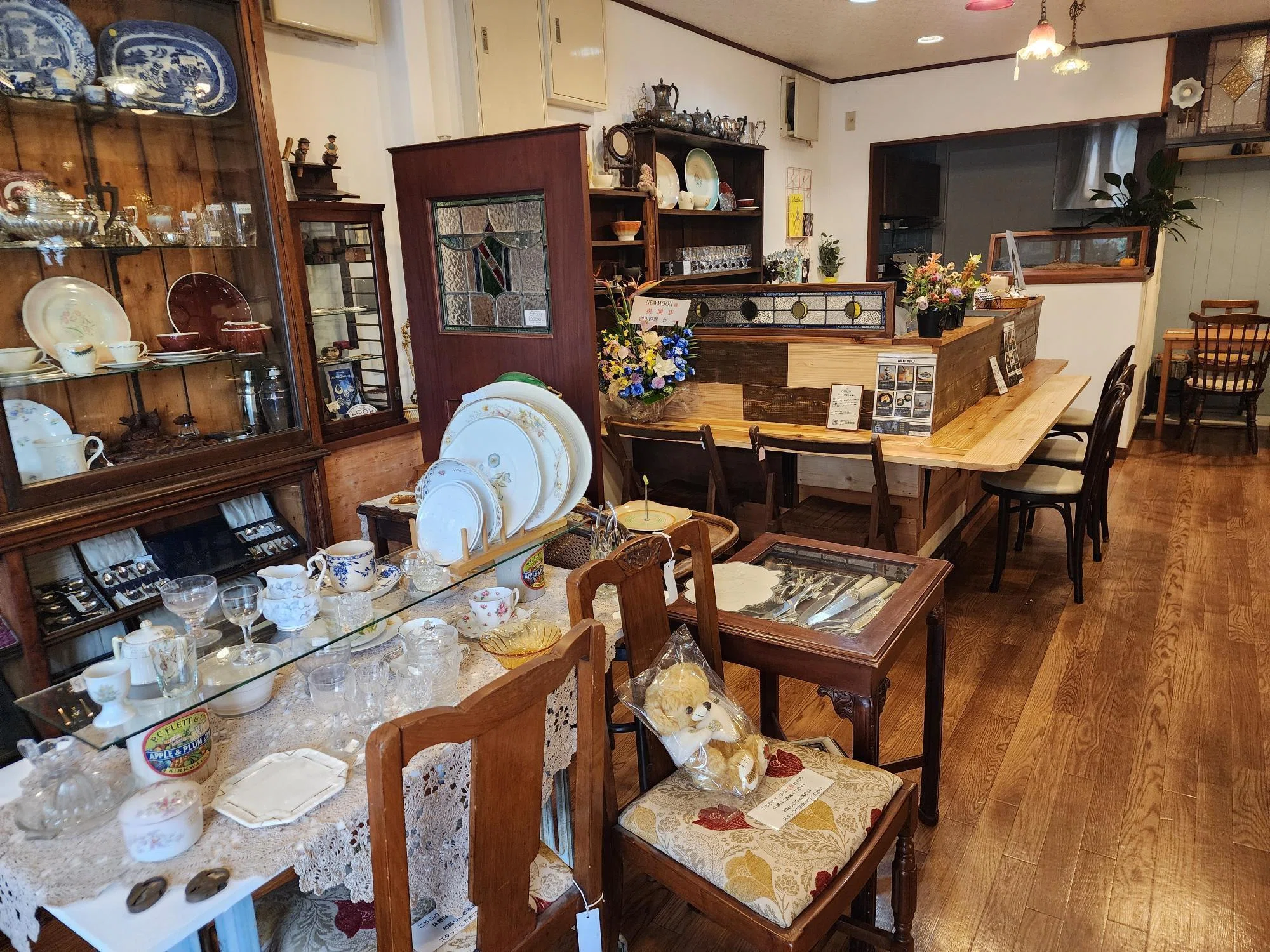 京都市西京区】田園風景に突如現れるステンドグラスの輝き世界で美味い