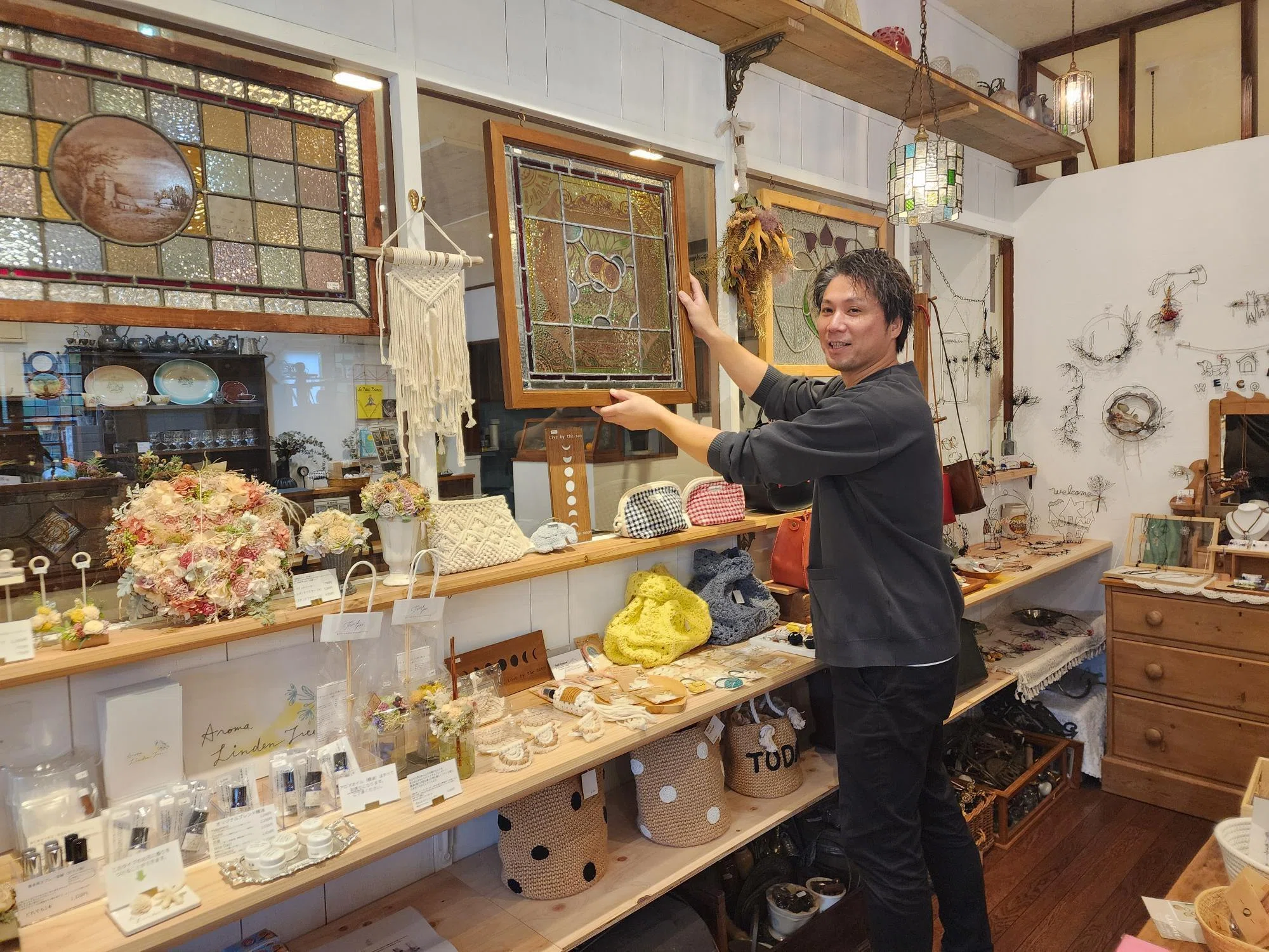 京都市西京区】田園風景に突如現れるステンドグラスの輝き世界で美味い