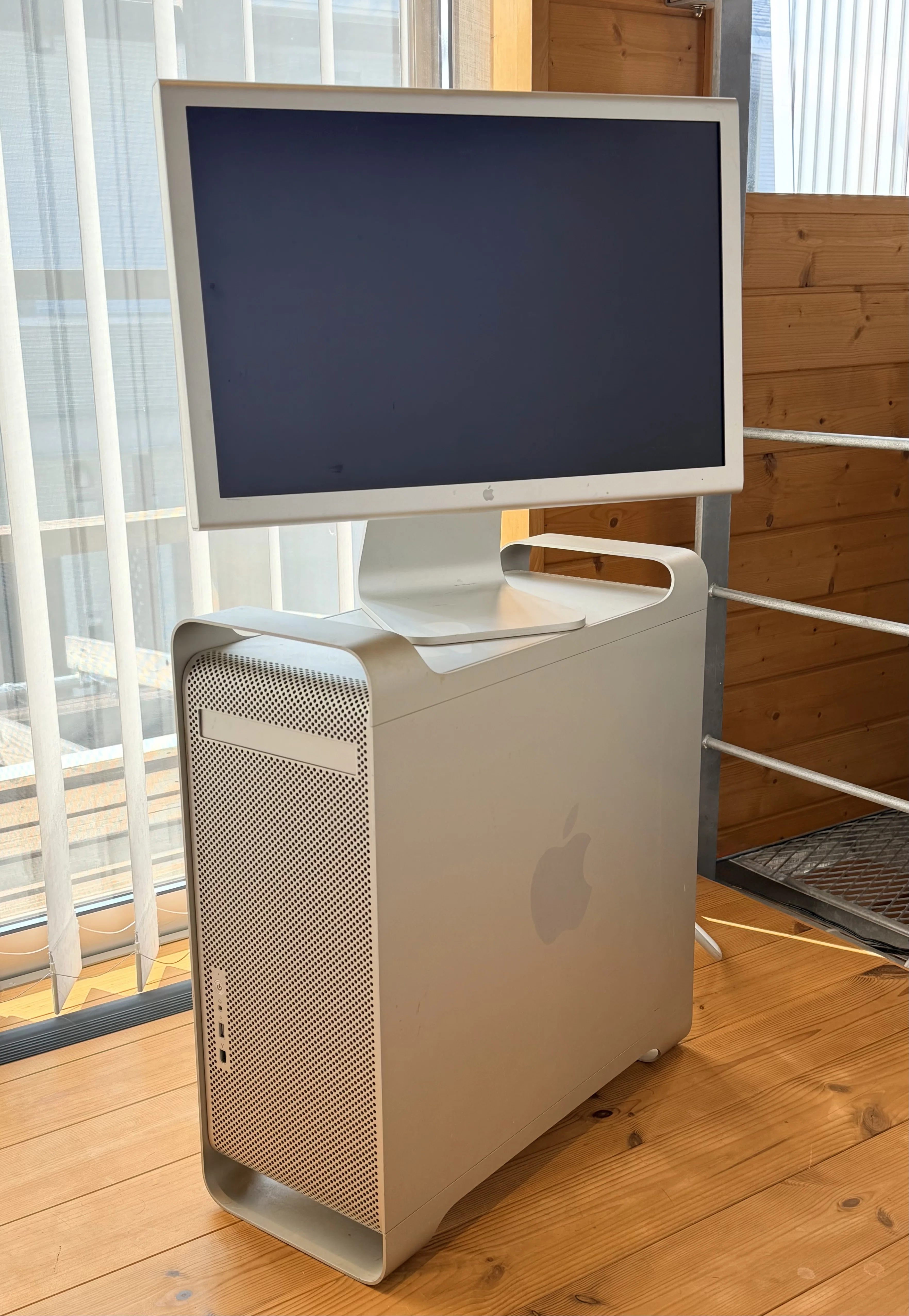 Apple創業50周年に感謝を込めて、家の中のApple製品大集合！｜kazuhiro