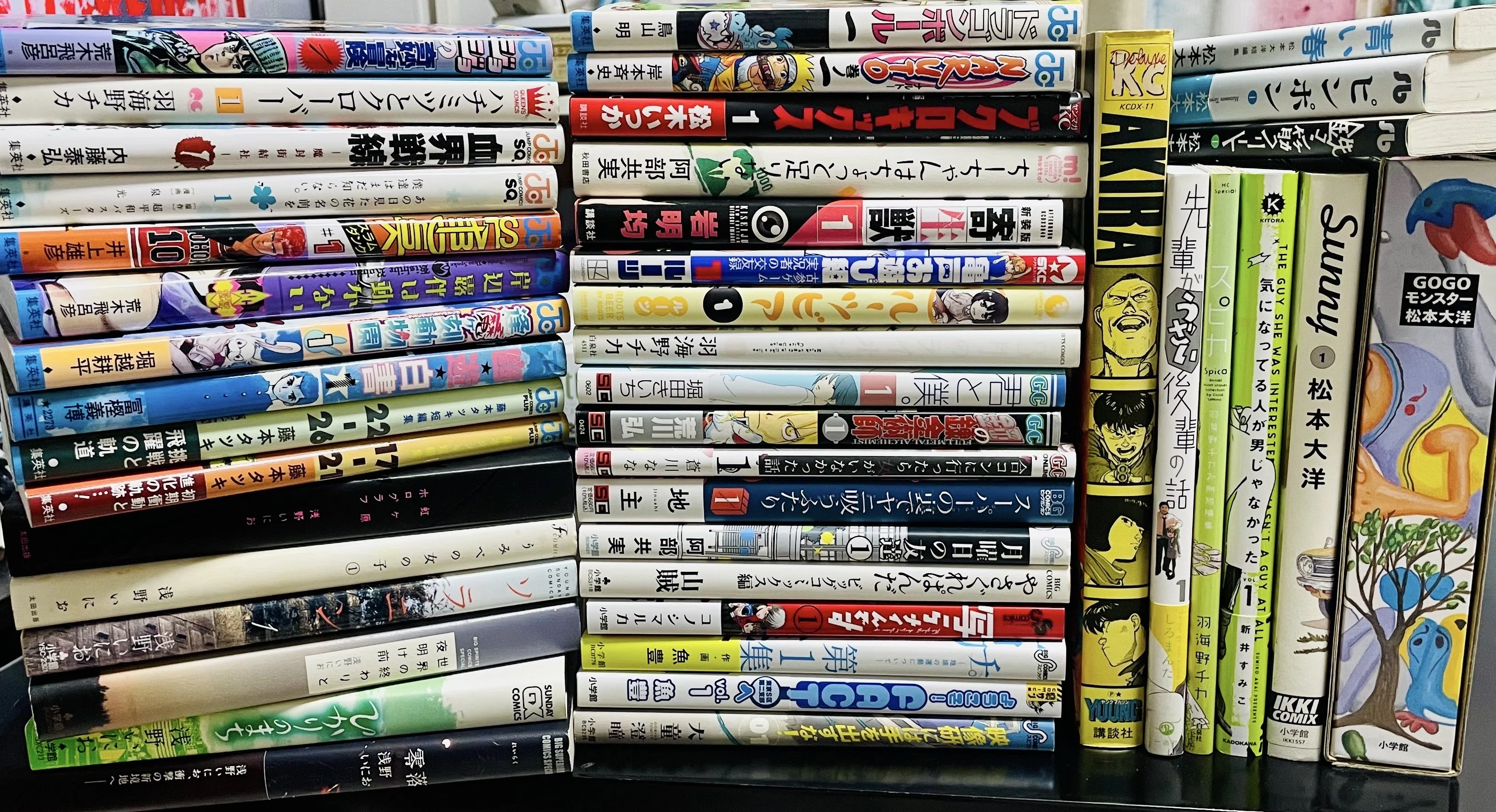 30代の筆者が現在所有している漫画の1巻を集めてみた。｜Uni
