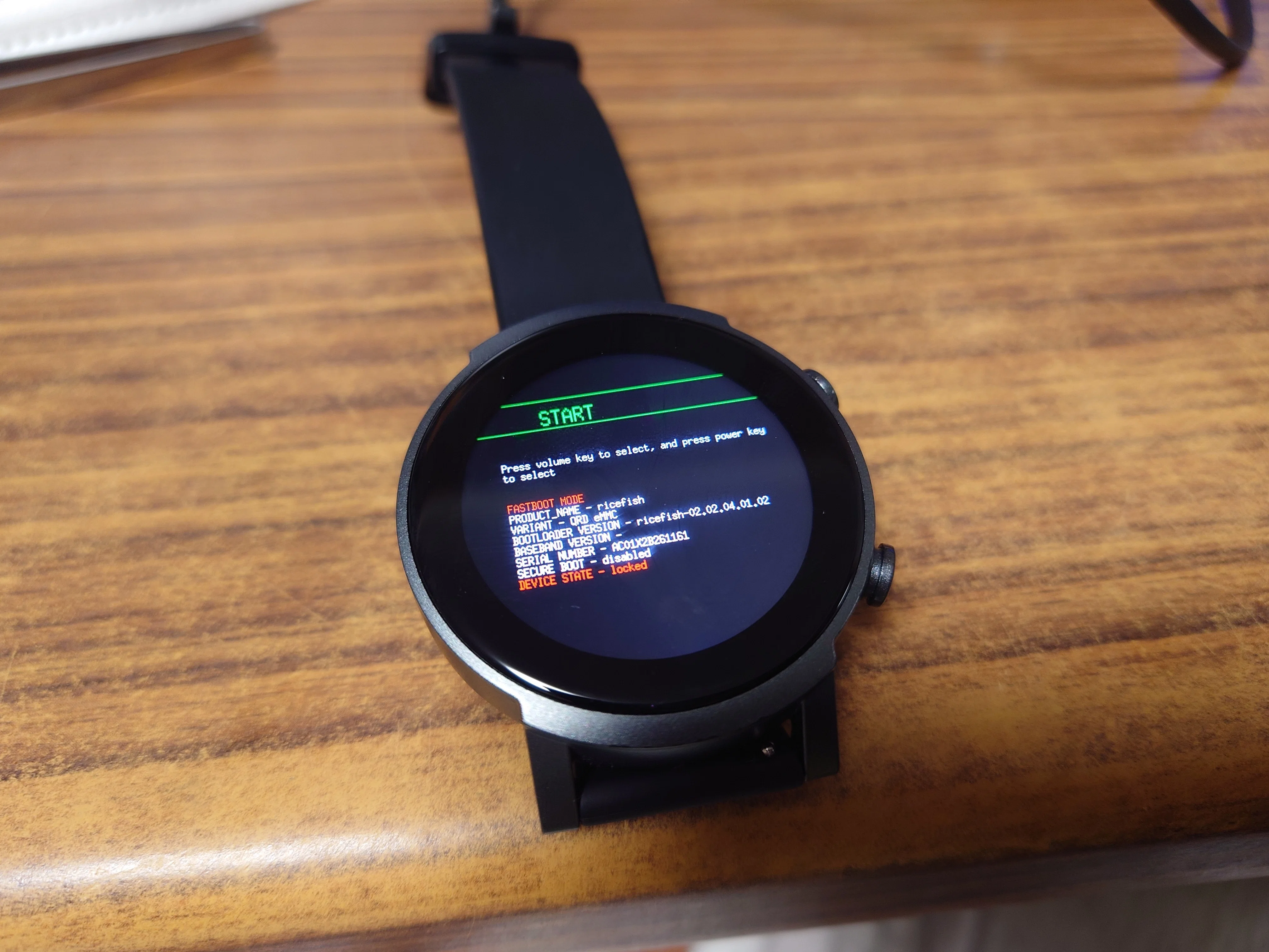 スマートウォッチを買ったら色々めんどくさかった話(Ticwatch E3)｜izyiRX