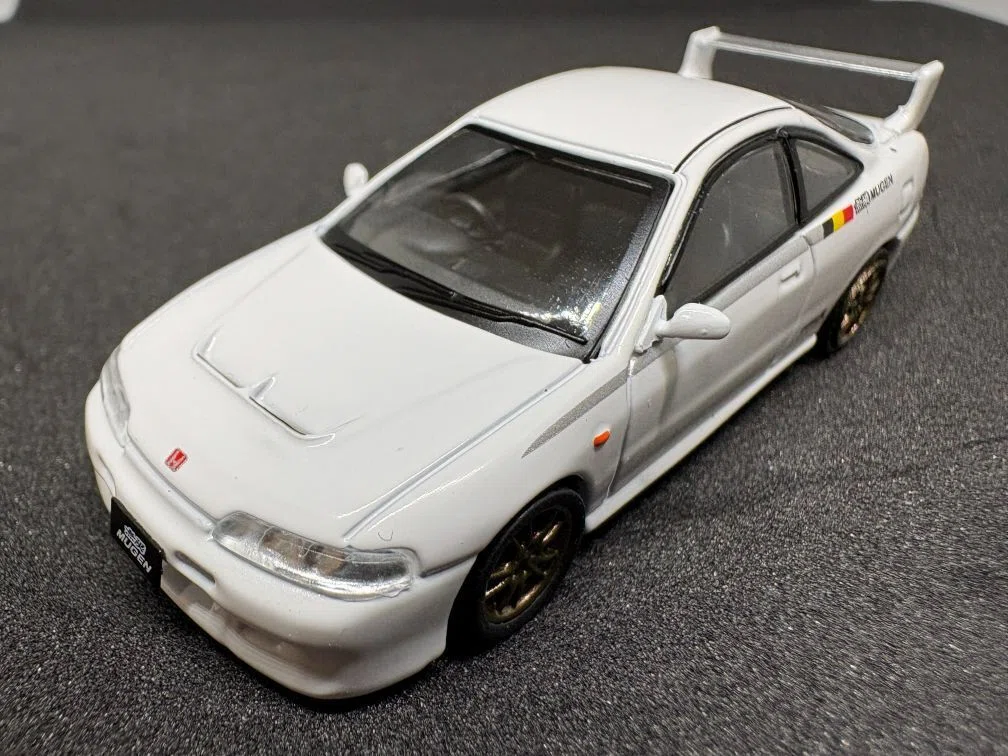 Tarmac Works 1/64 ホンダ インテグラ タイプR DC2 無限 チャンピオン
