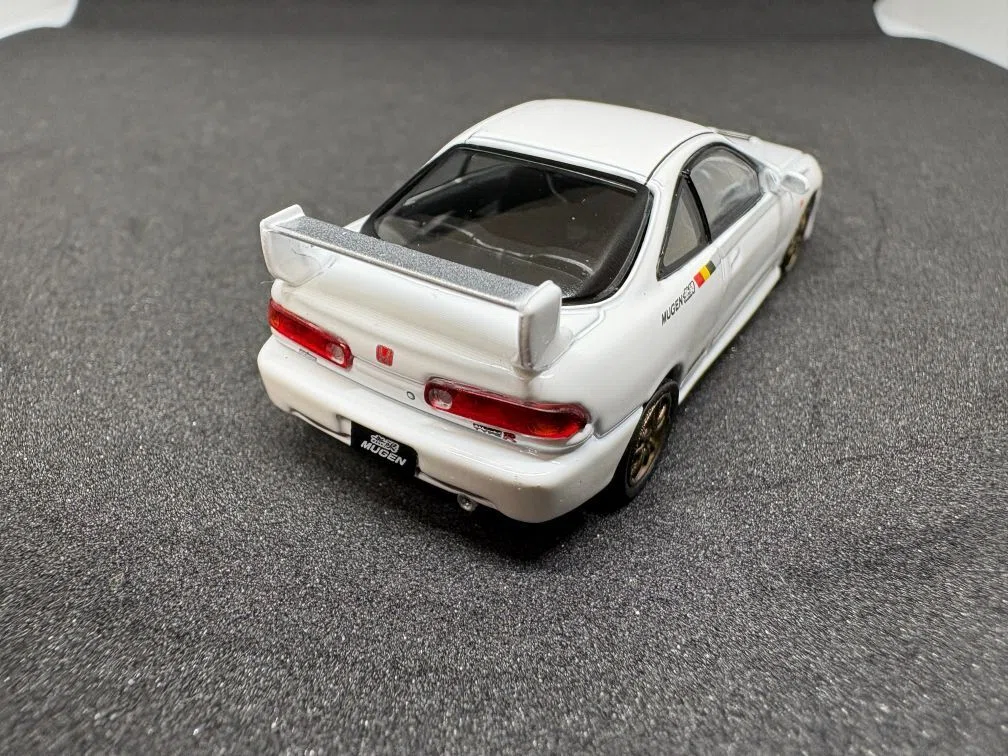 Tarmac Works 1/64 ホンダ インテグラ タイプR DC2 無限 チャンピオン