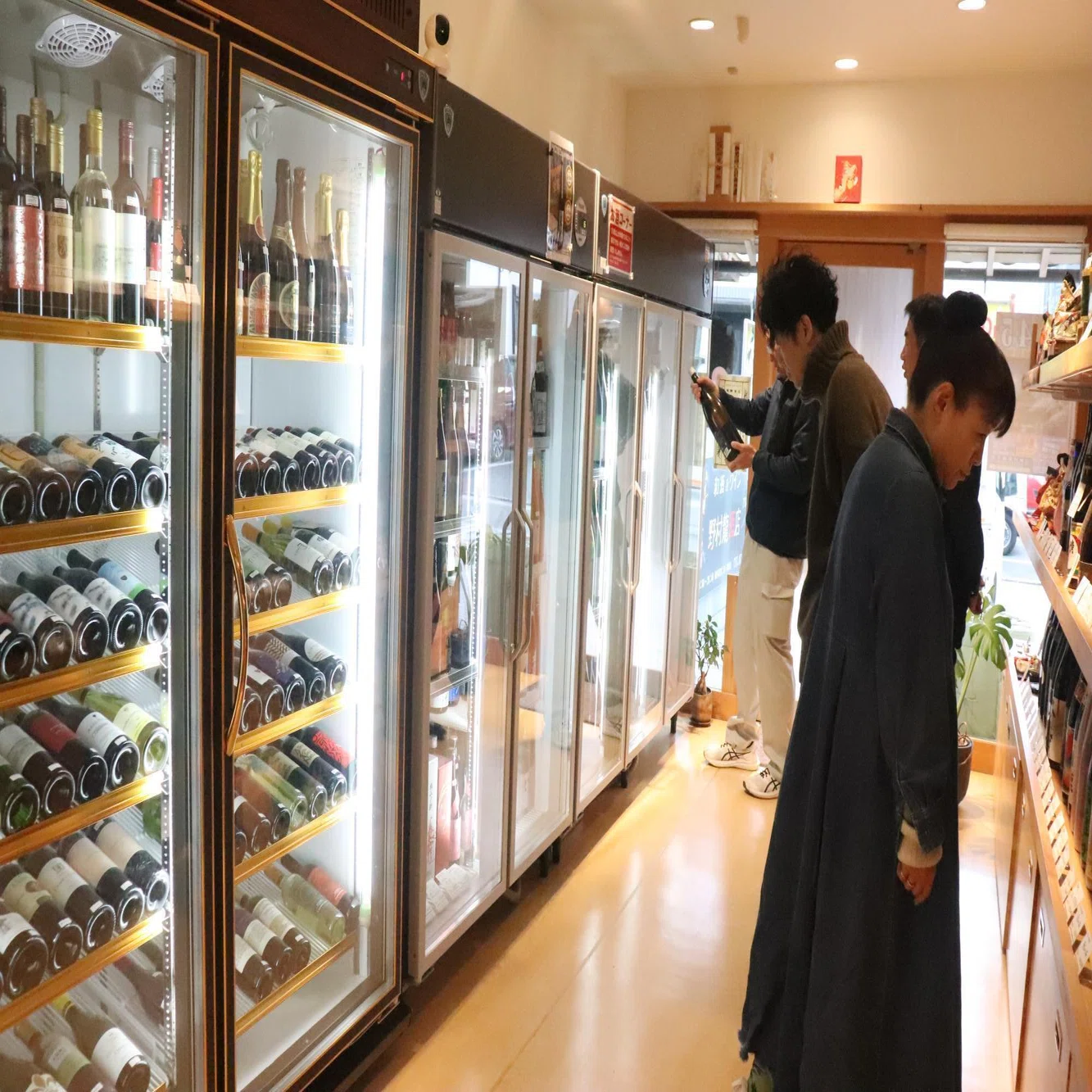 向日市】呑んでみたいお酒が見つかる、丁寧な説明で気になるお酒が 