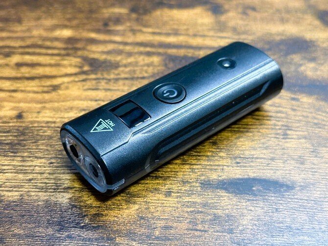 【再投稿】クロスバイク　充電式ライト付 自転車 ライト 自転車ライト 後付け usb充電 ソーラー 充電式 明るい