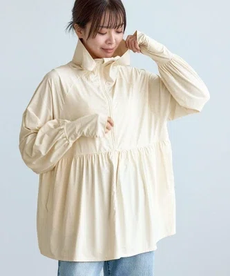 30代向けのUVパーカーを紹介する「今日の普段着」の見出し画像。キナリ系の軽い羽織りで、春夏の日差し対策や接触冷感素材が魅力の一枚。