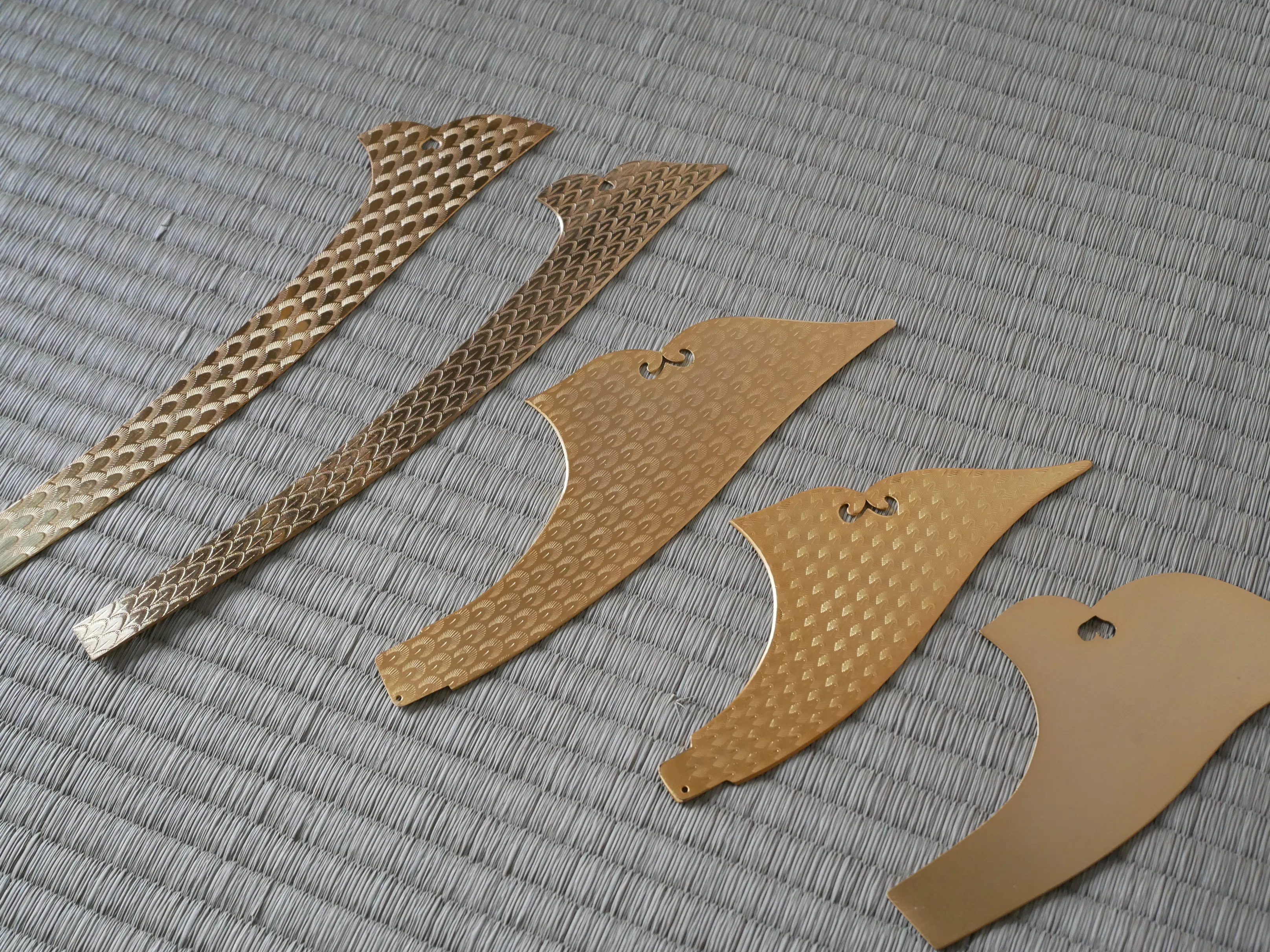 金」の色は分からない。~ 兜の金色の作り方について~｜大西人形五代目