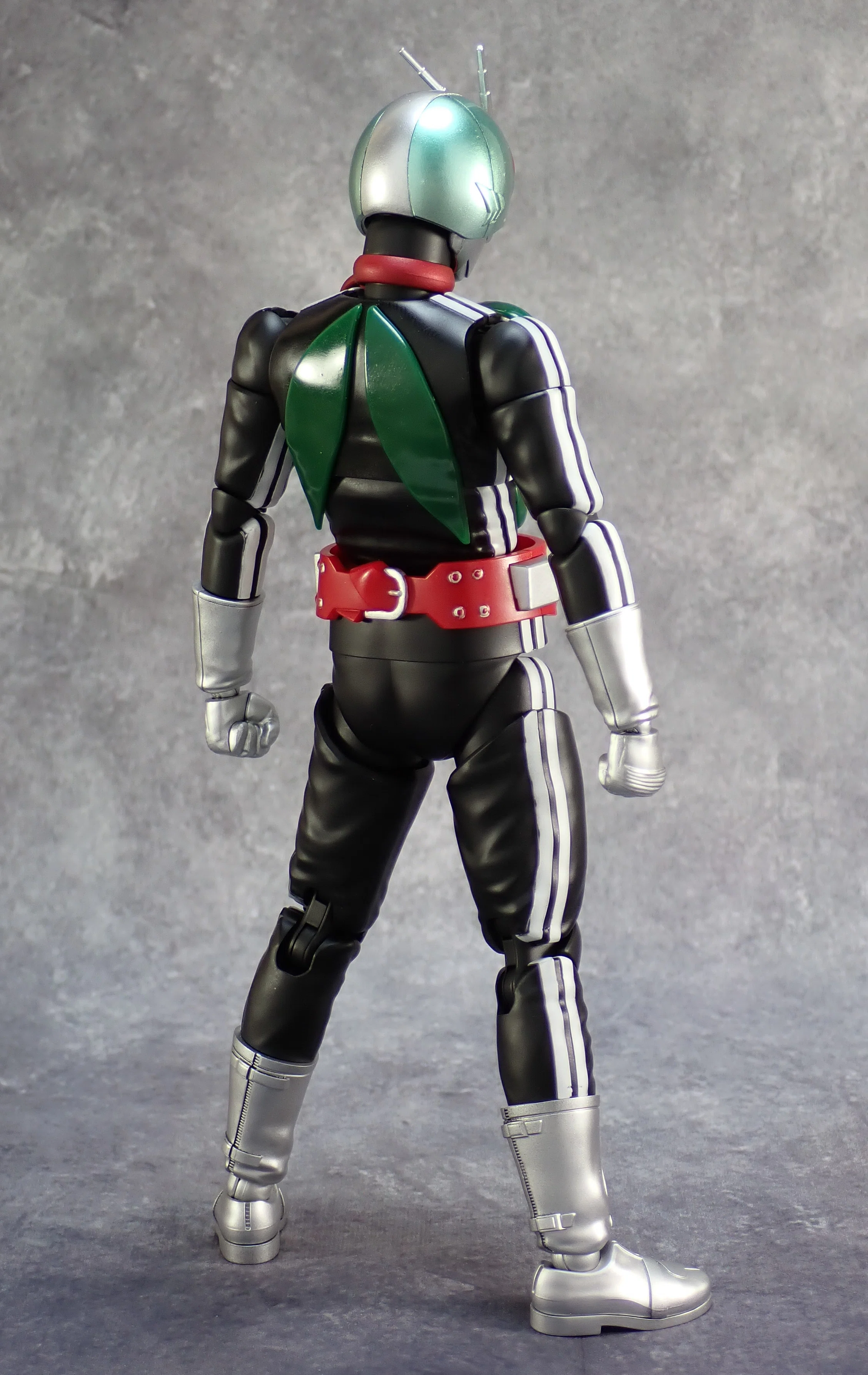 フィギュアライズスタンダード】仮面ライダー1号を完成させる話｜しんぺい