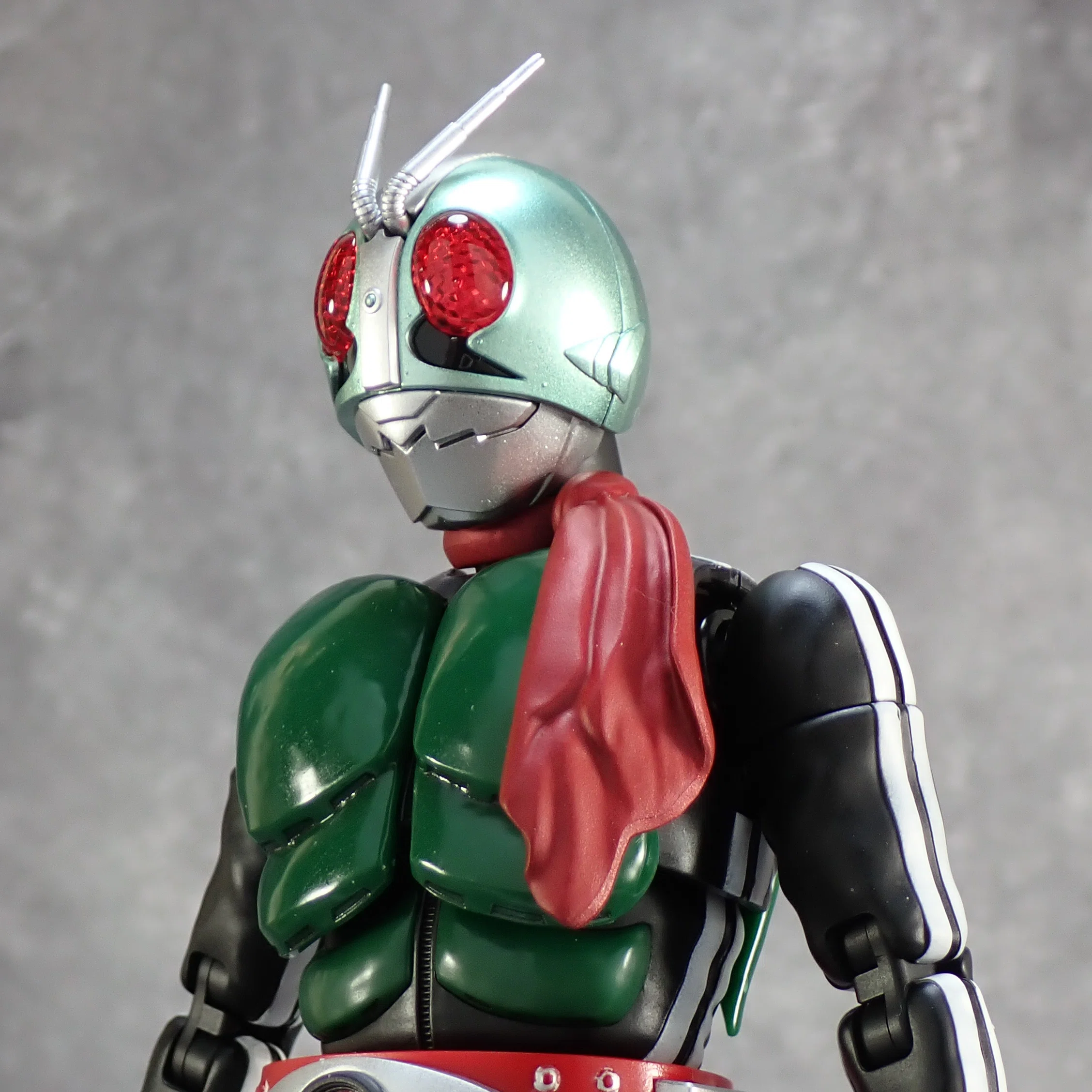 フィギュアライズスタンダード】仮面ライダー1号を完成させる話｜しんぺい