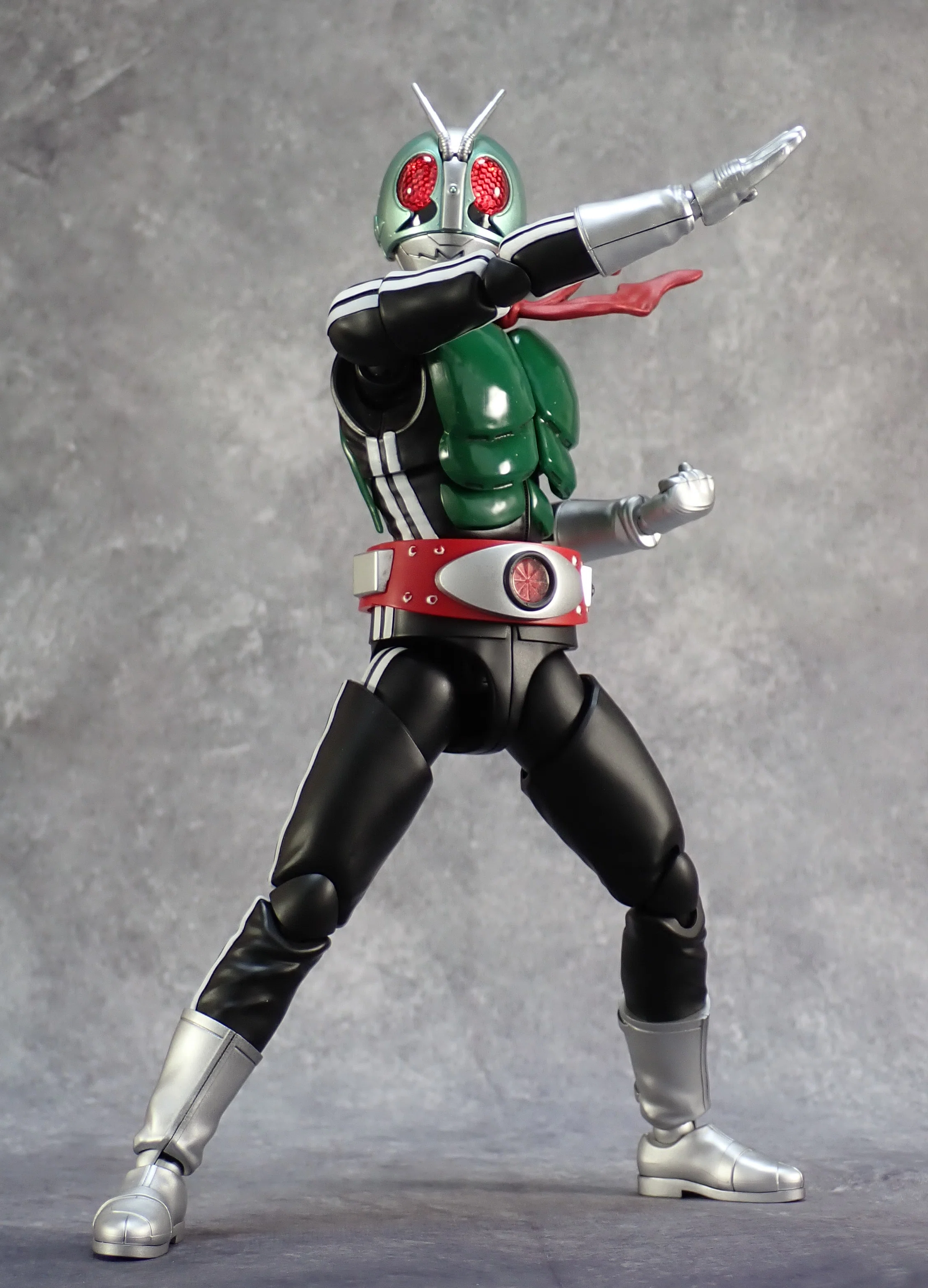 フィギュアライズスタンダード】仮面ライダー1号を完成させる話｜しんぺい