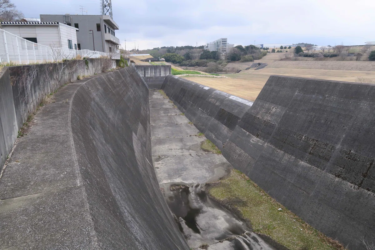 Yanagawa Dam [Kisarazu City, Chiba Prefecture E] | 29.3m Dam Height ...