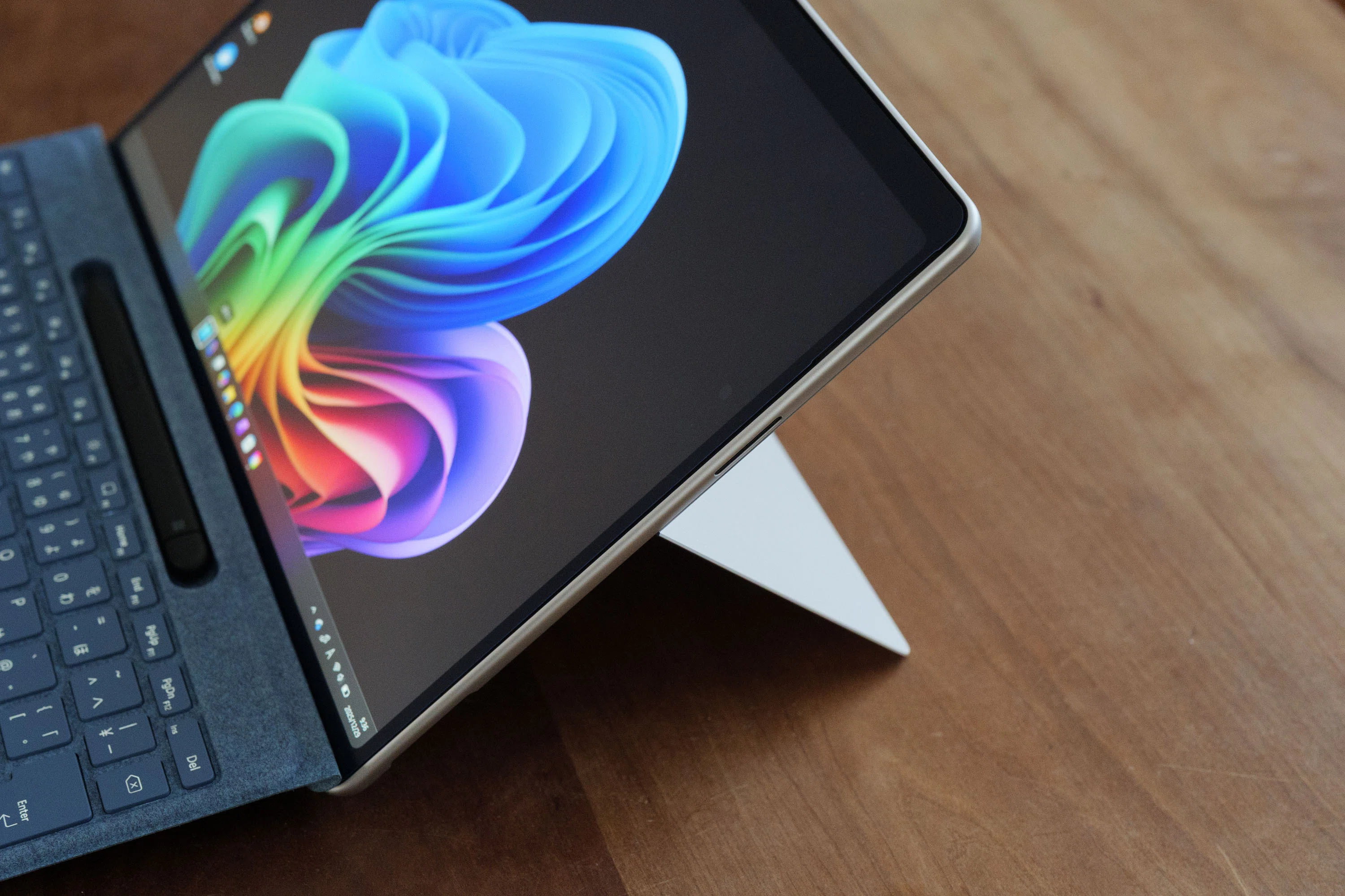 Surface Pro 11を3ヶ月使ってみて【レビュー】｜ばるき