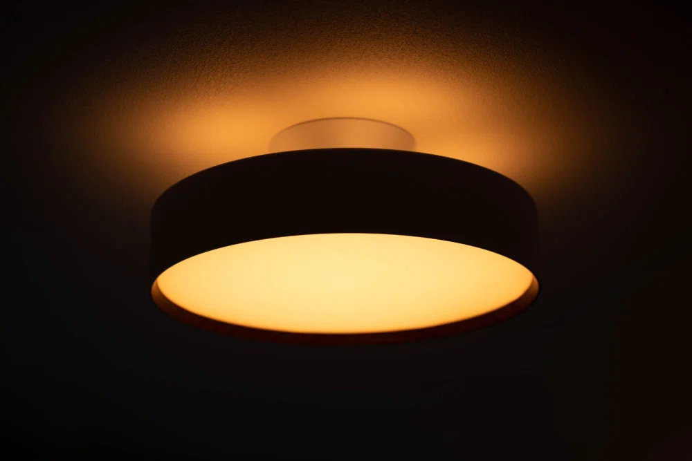 Glow LEDシーリングライト」レビュー｜天井から暮らしを整える。｜ロピログ