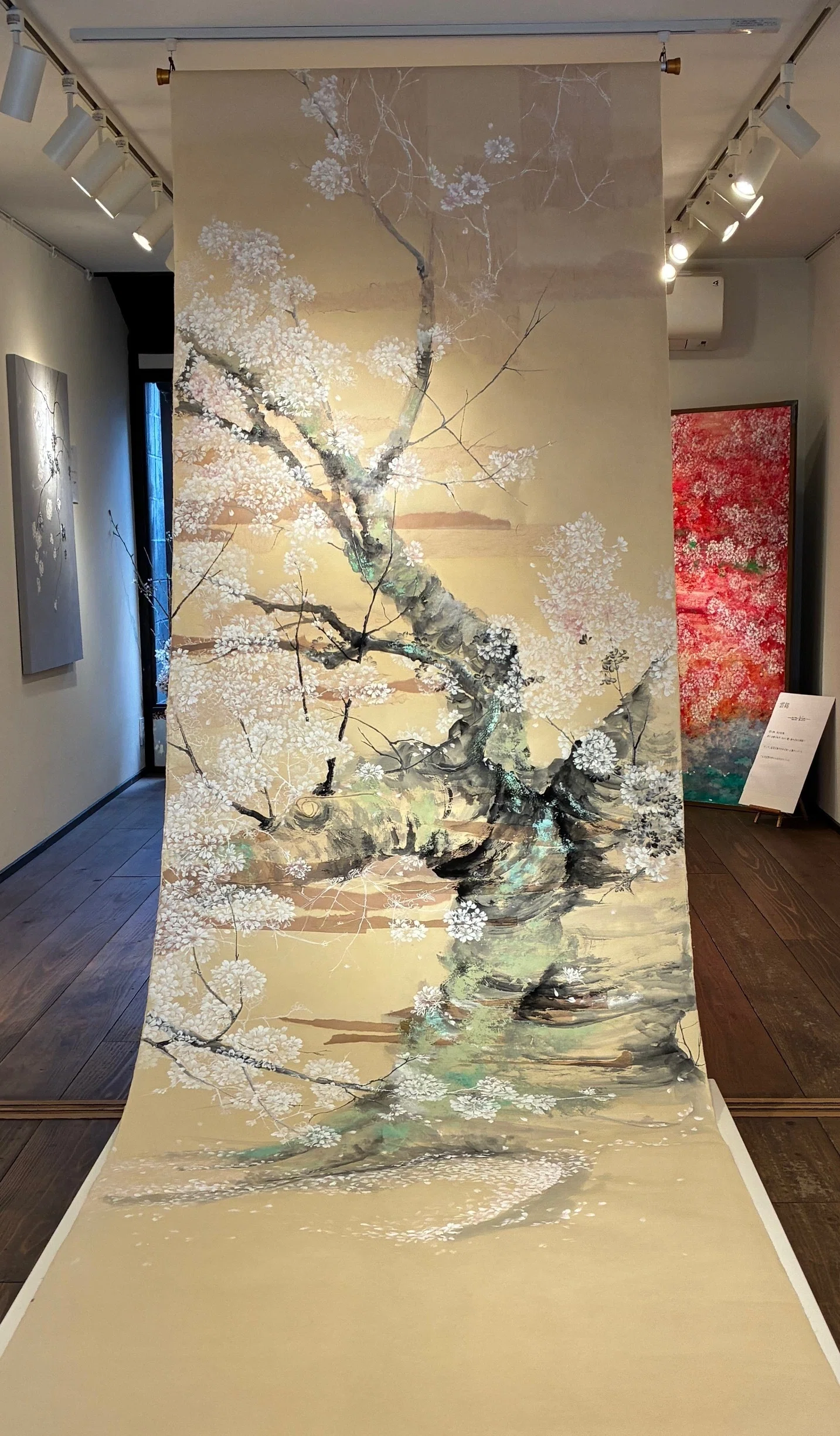 老木の桜に魅了され描いた精魂の一枚 A single piece, drawn with all
