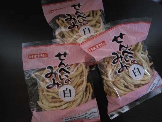 明日までの出品。南部せんべいのみみ　いずもり♡ 白♡ 11袋セット いずもりの『せんべいの耳』は癖になる【個人的にナンバーワン】｜うお