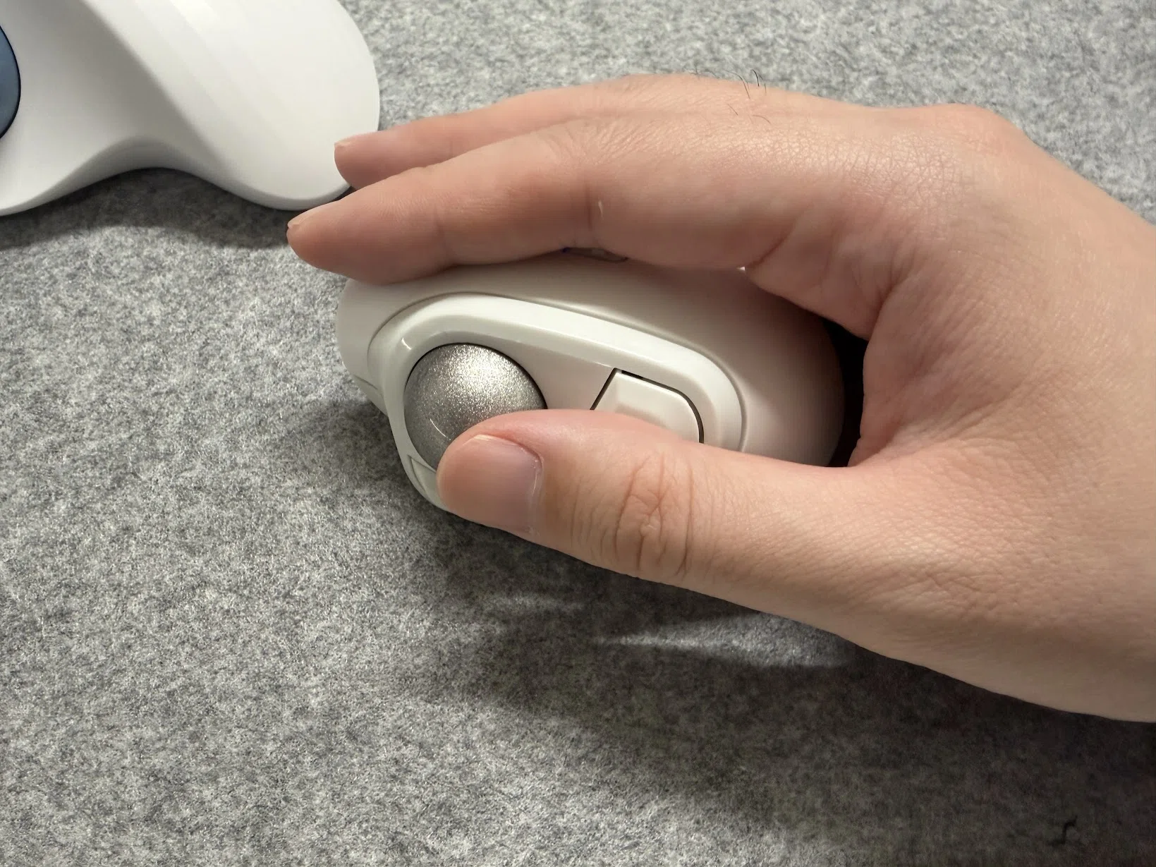 持ち運び特化！エレコムのトラックボールマウス bitra｜サブPC用に使い