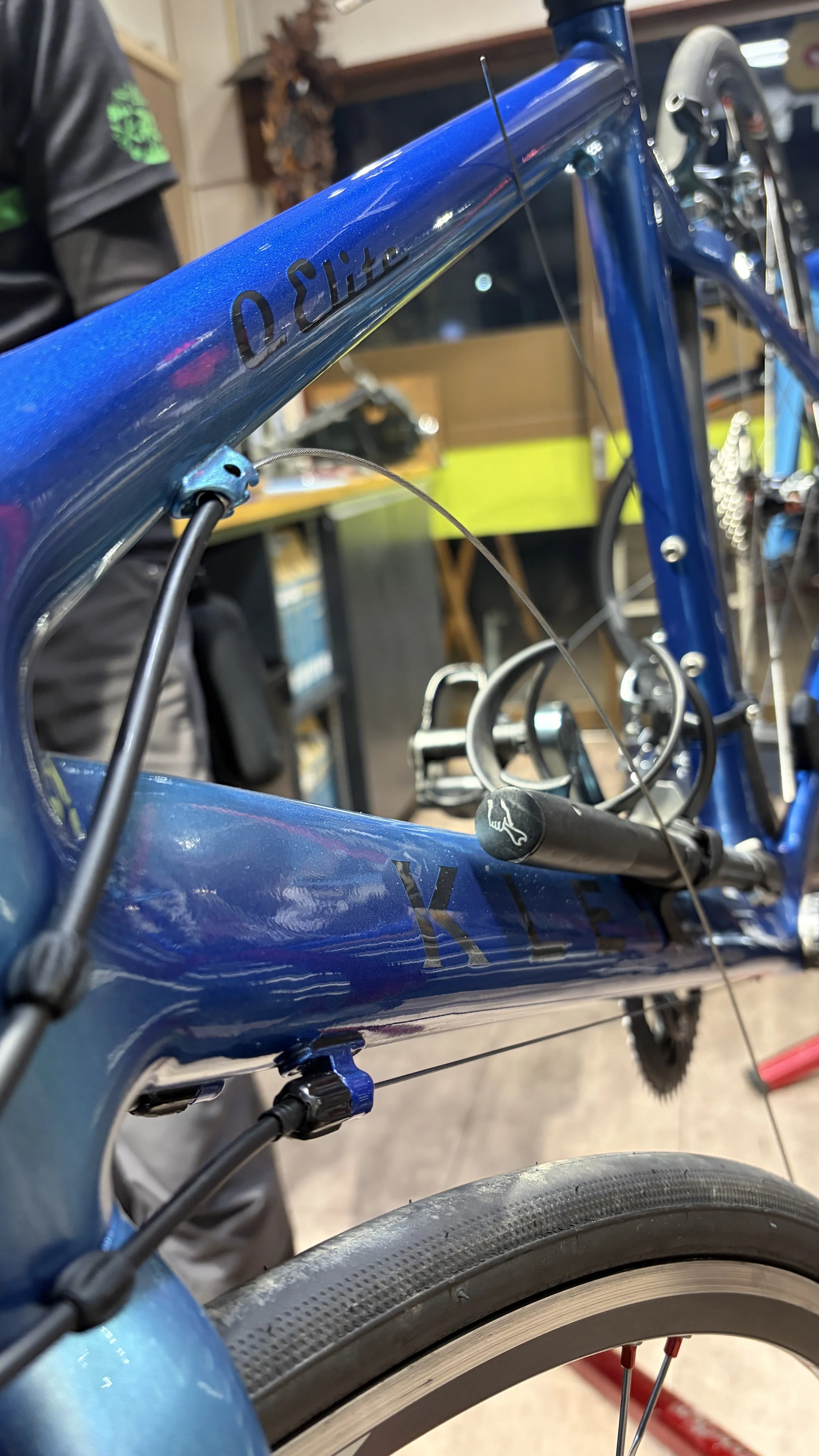80過ぎてもロードバイクを修理して乗られるレジェンド｜WINDS BIKES