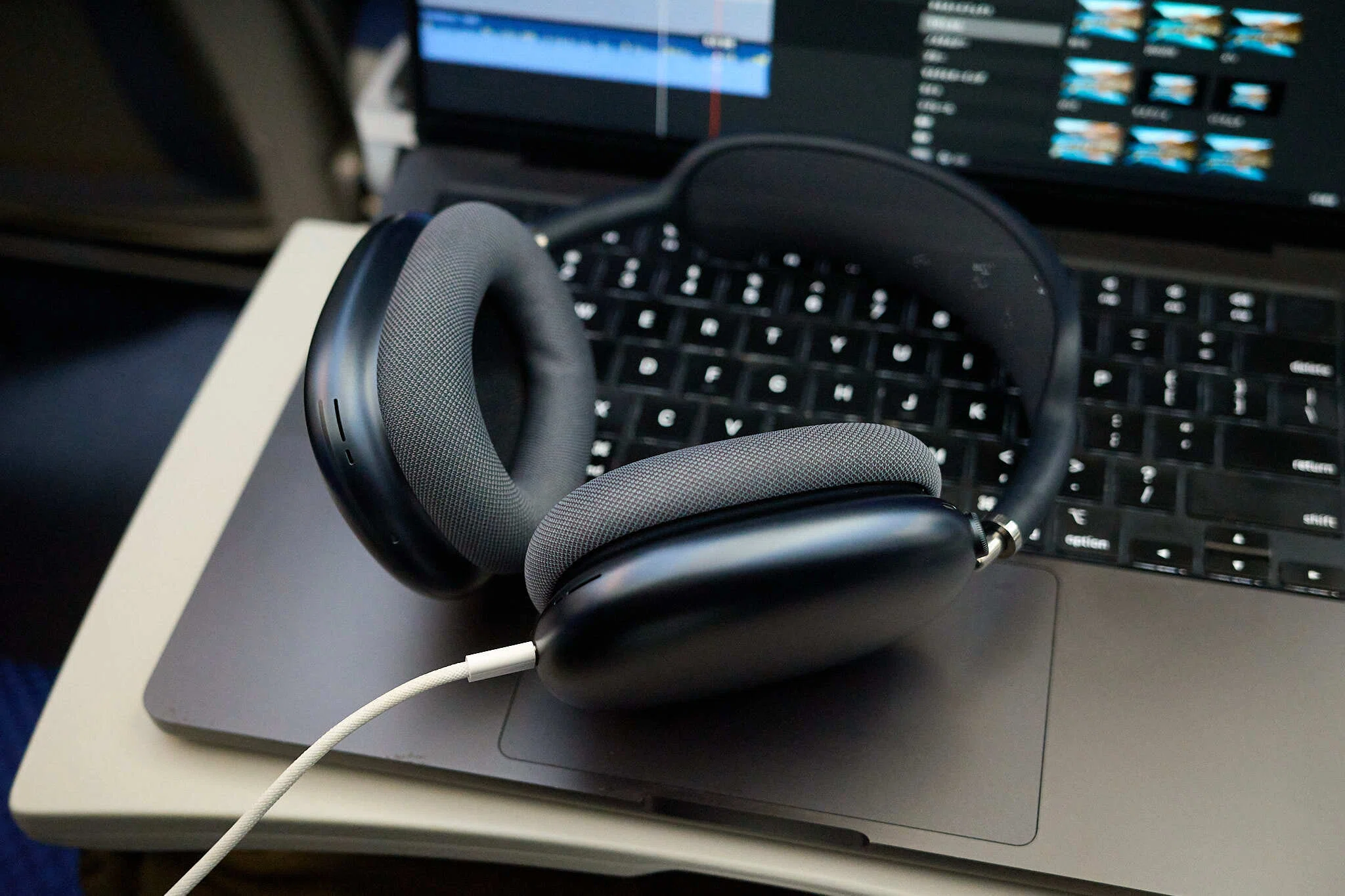 AirPods Max 2レビュー｜Pro 3や初代Maxと比較して、自分はこっちを