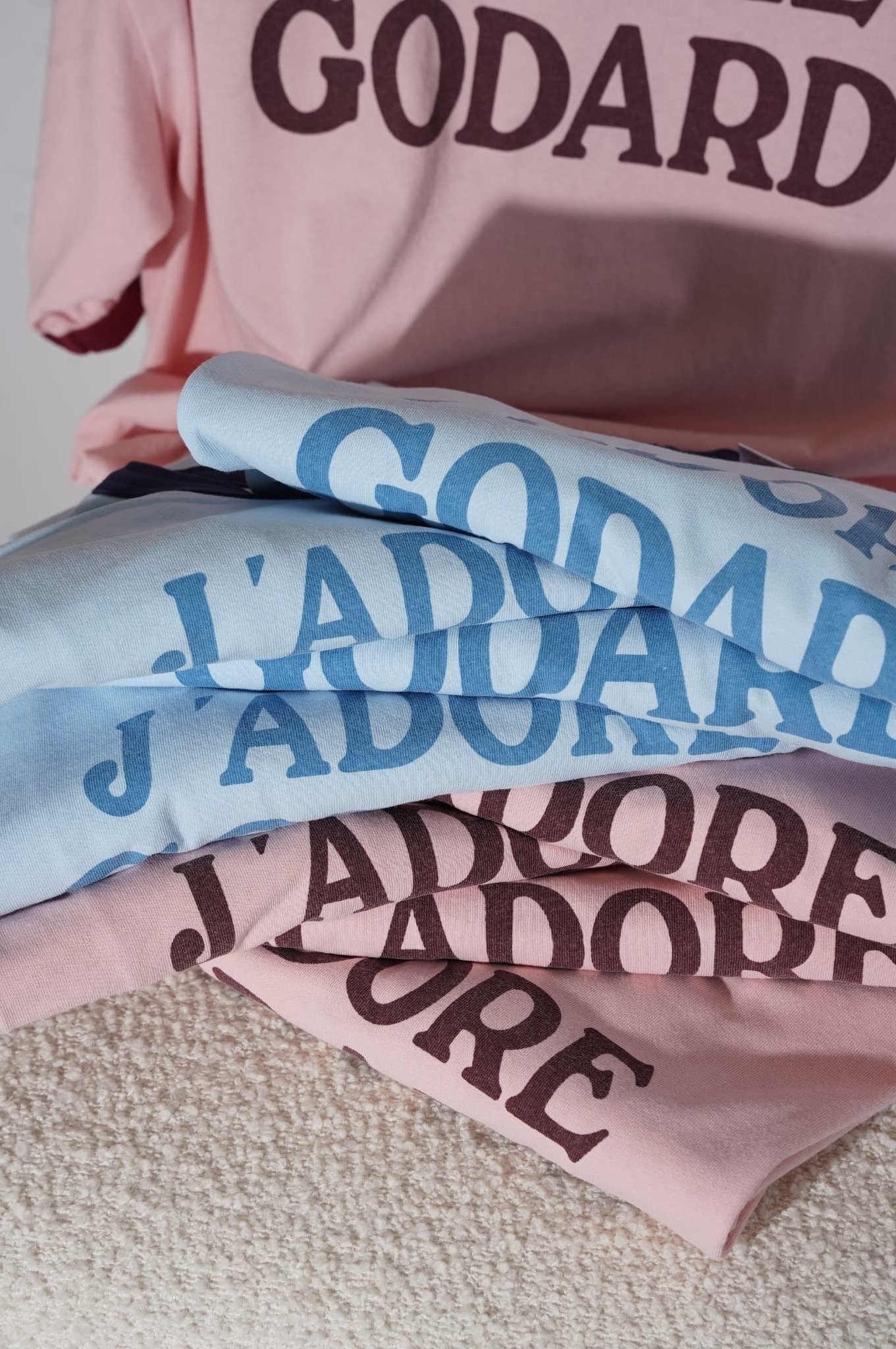 いなたさとエスプリの間にあるTシャツ｜Laurence Journal