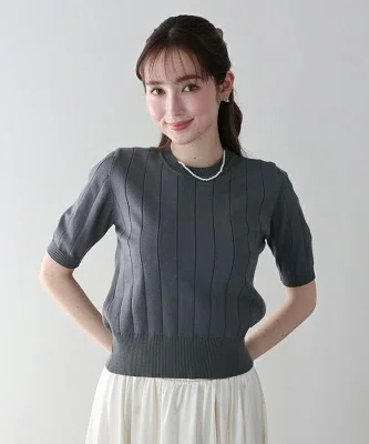 5分袖のサマーニットを紹介する「今日の普段着」の見出し画像。ワイドリブトップスで、一枚で着やすく、夏の普段着に使いやすい一着