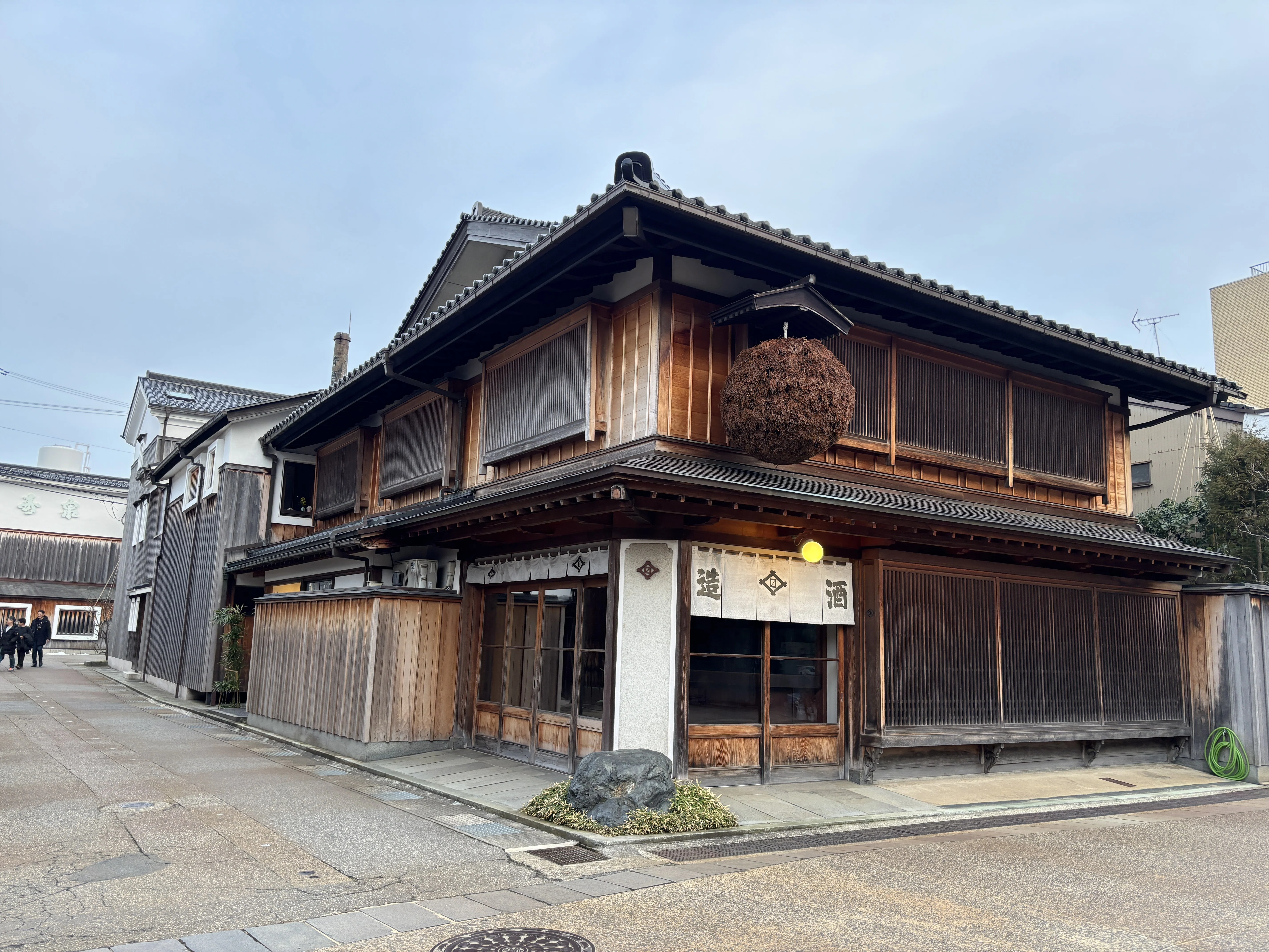 富山県富山市】絶景の立山連峰と、地酒を堪能。岩瀬ぶらり酒旅｜hinako