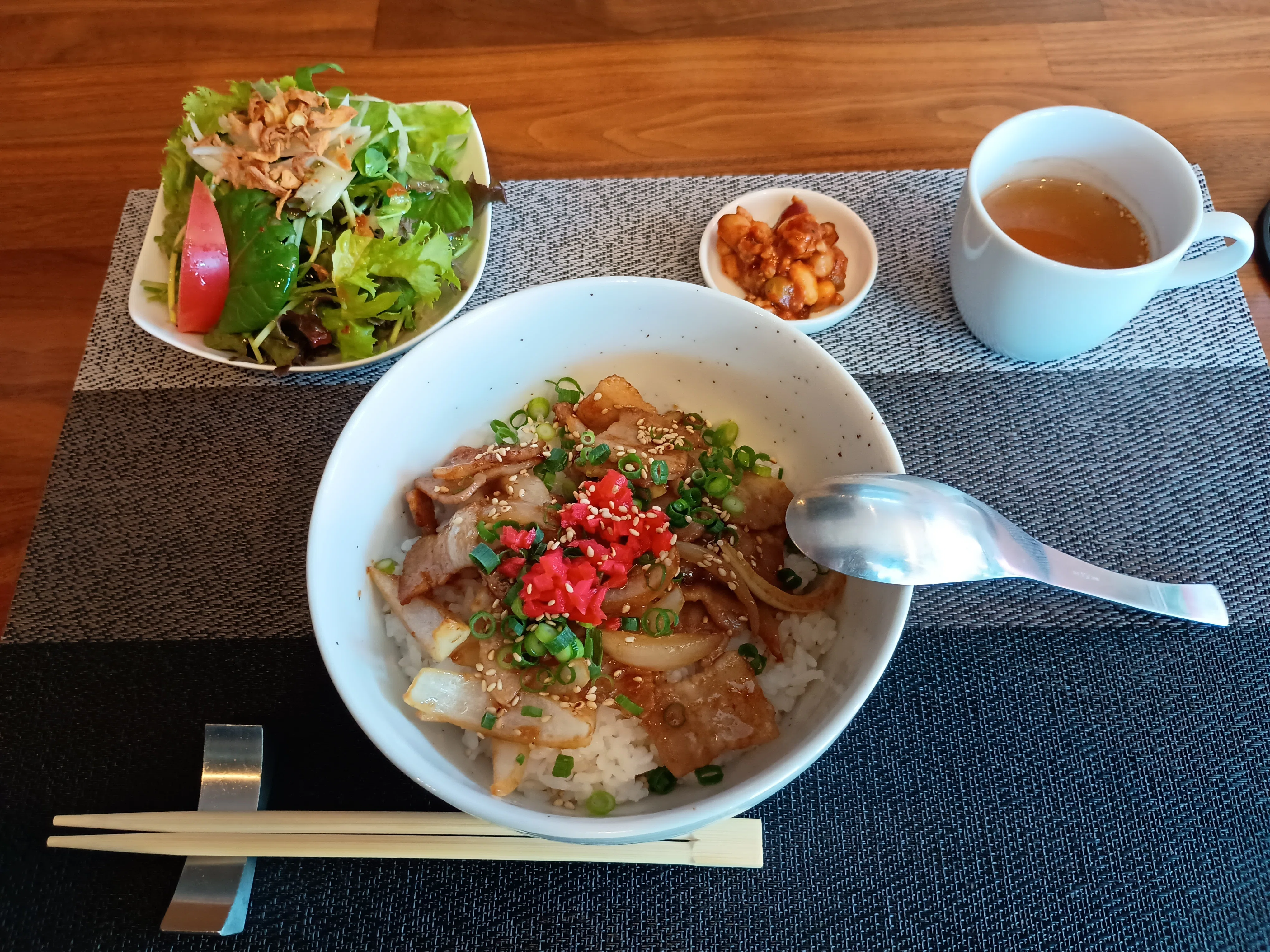 スタミナキッチン ダイニングバーのおしゃれランチ。藤沢本町「キッチン翔麗（しょうり