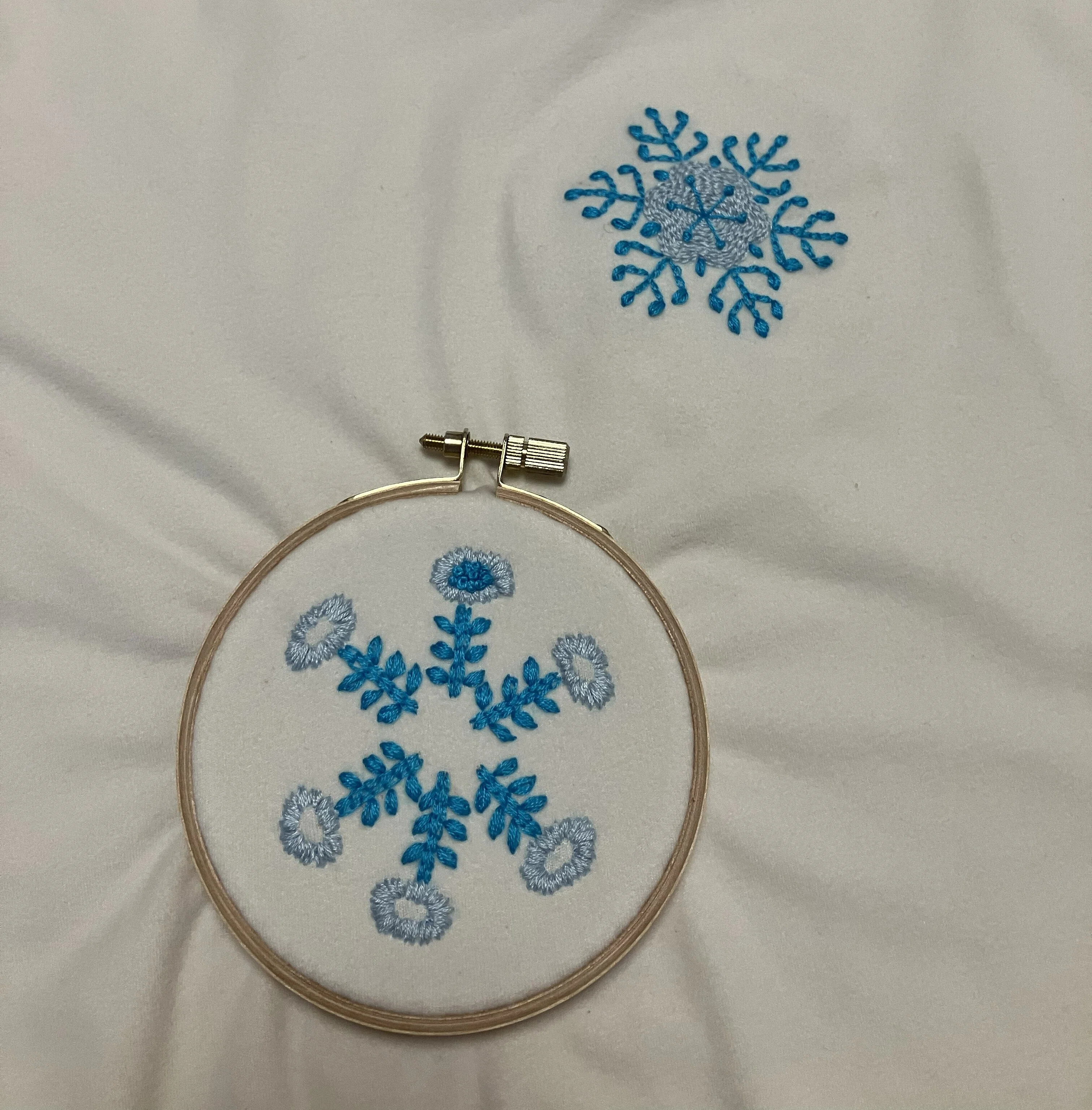 Embroidery] Snow Flowers on Uniqlo Children's Clothes｜サワラ