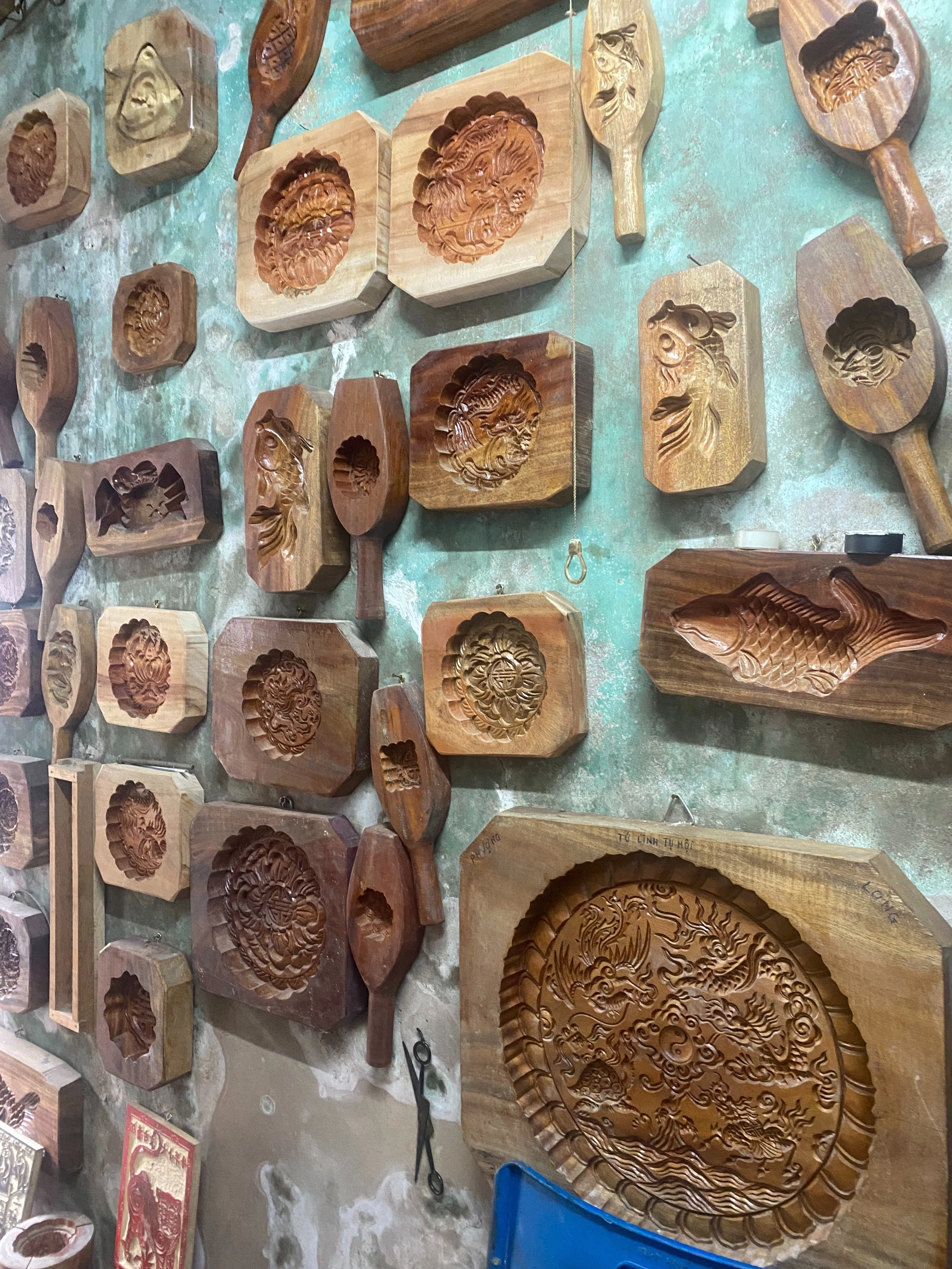 雨のハノイで月餅型とヒエン・ヴァン陶器（Hien Van Ceramics）を